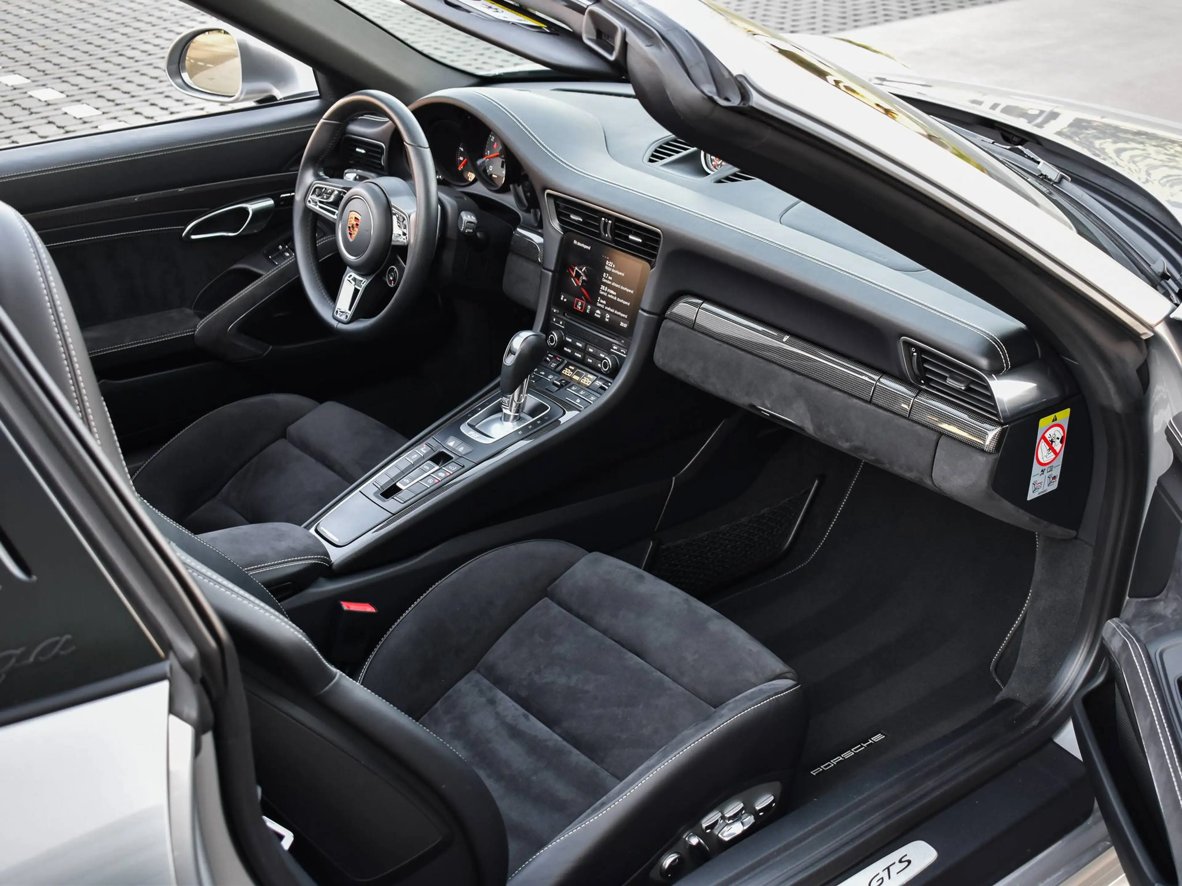 Porsche 911 991 Targa 4 GTS / GT Silver / Top Condition / Carbon / Rear axle steering / FULL — photo 21