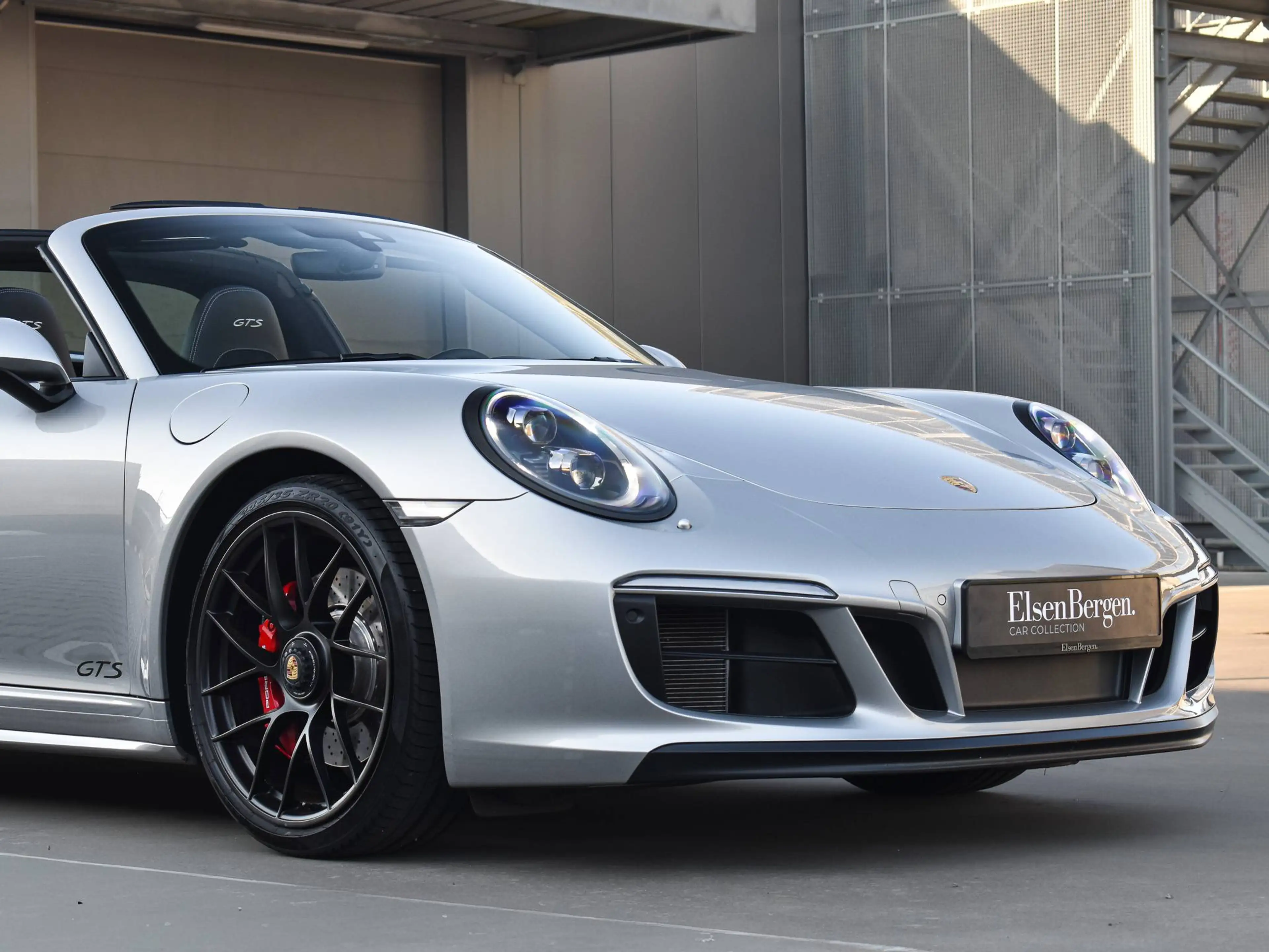 Porsche 911 991 Targa 4 GTS / GT Silver / Top Condition / Carbon / Rear axle steering / FULL — photo 17