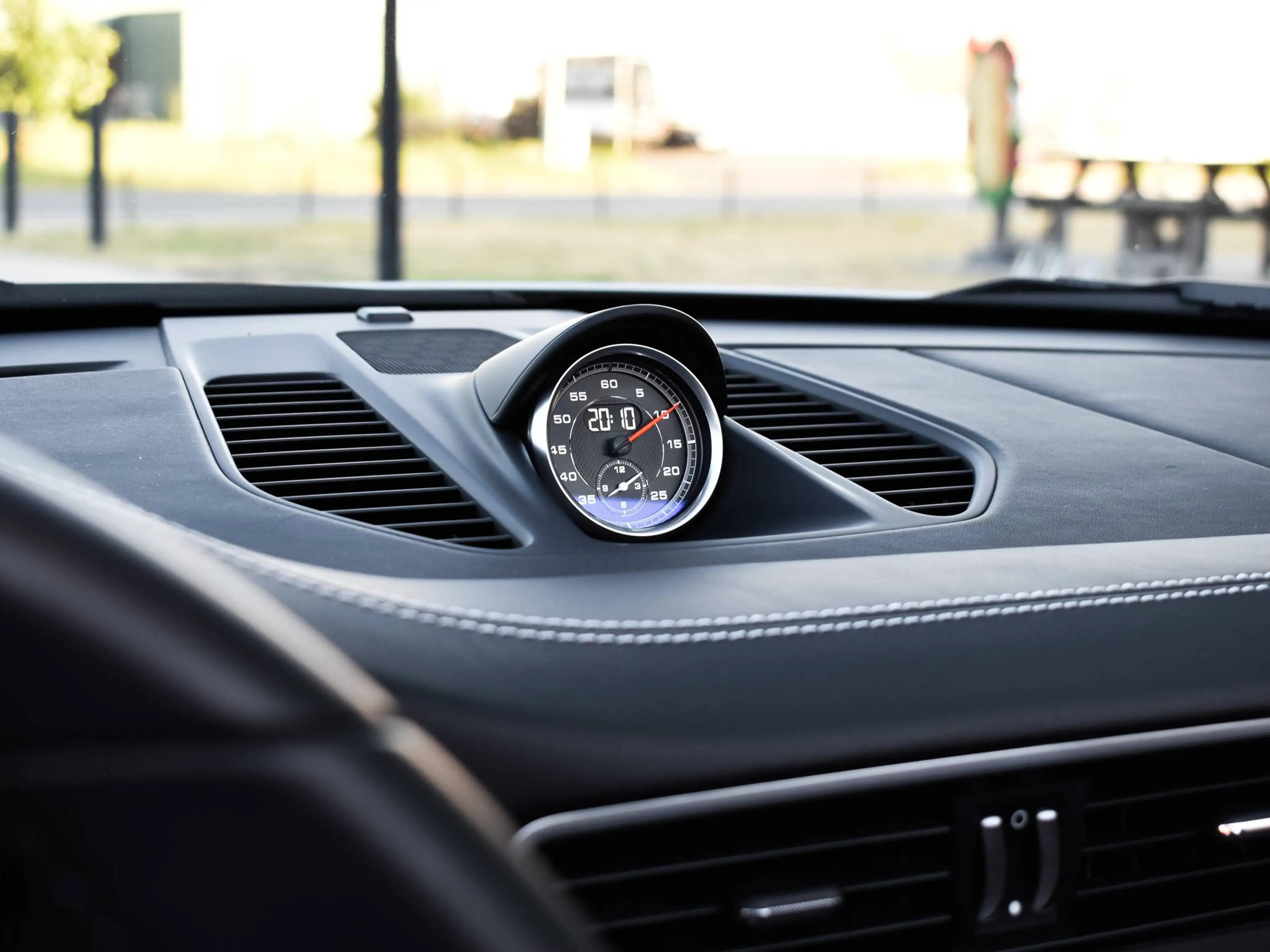 Porsche 911 991 Targa 4 GTS / GT Silver / Top Condition / Carbon / Rear axle steering / FULL — photo 29