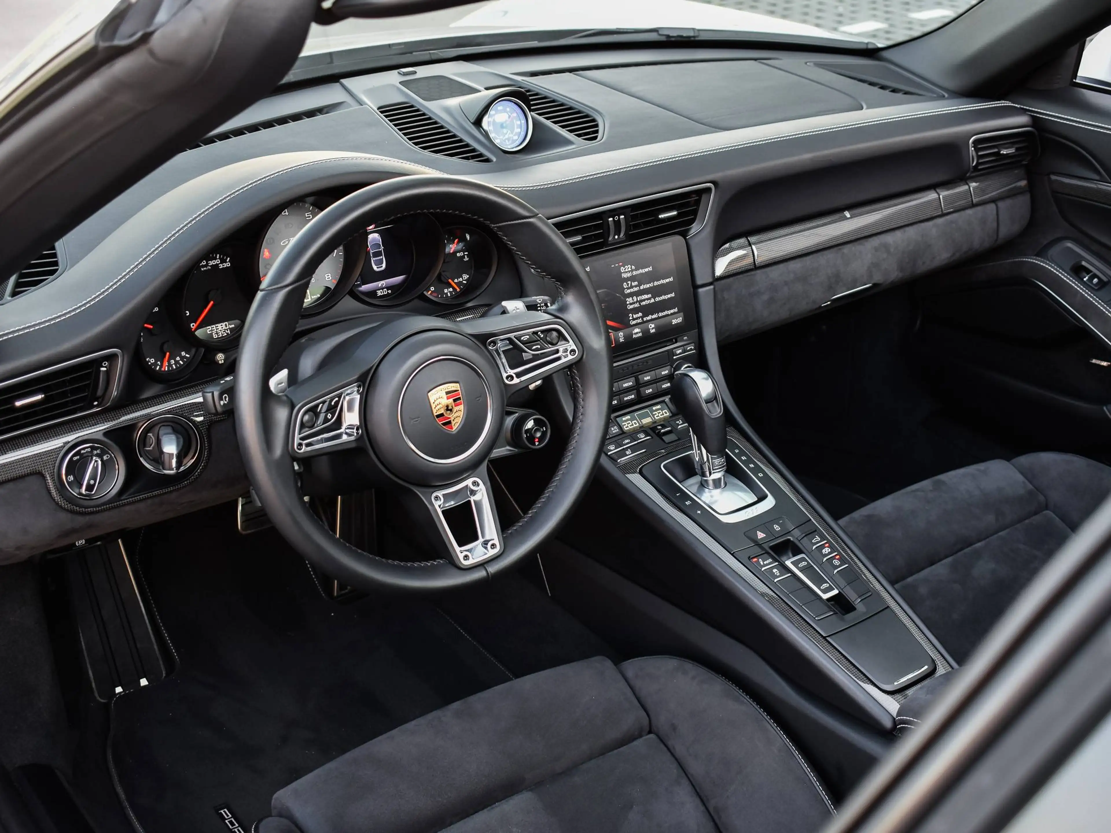 Porsche 911 991 Targa 4 GTS / GT Silver / Top Condition / Carbon / Rear axle steering / FULL — photo 6