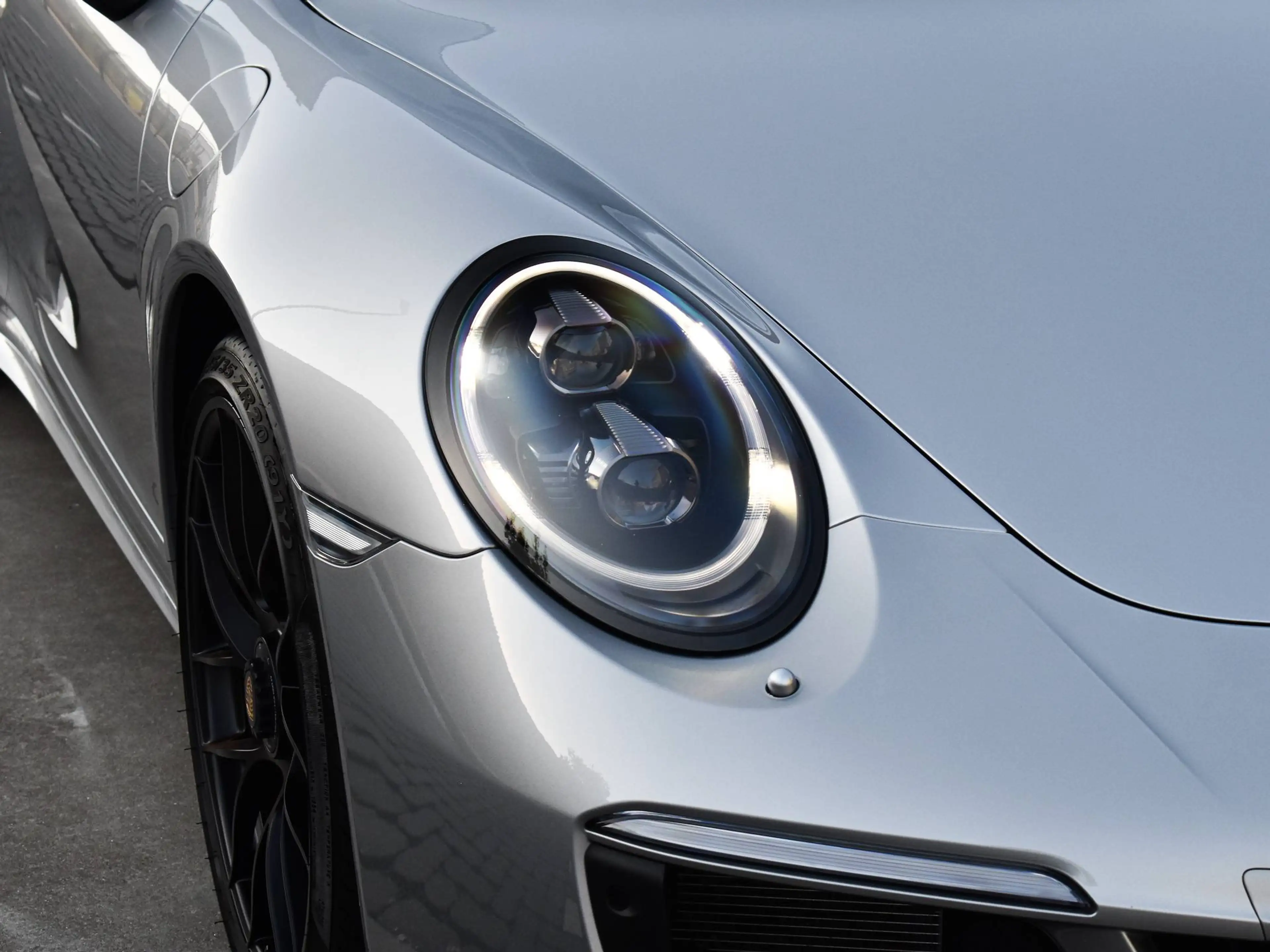 Porsche 911 991 Targa 4 GTS / GT Silver / Top Condition / Carbon / Rear axle steering / FULL — photo 20