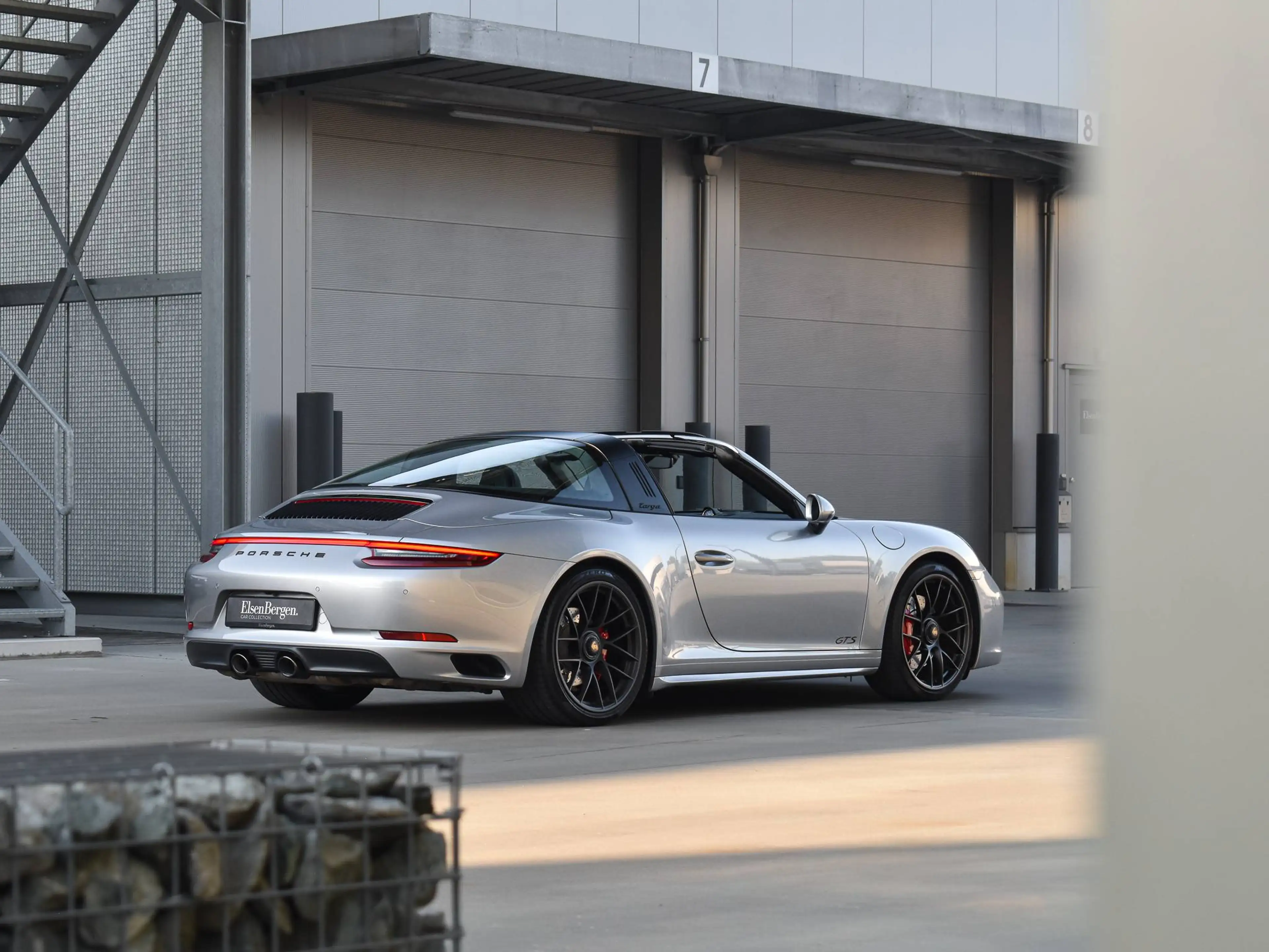 Porsche 911 991 Targa 4 GTS / GT Silver / Top Condition / Carbon / Rear axle steering / FULL — photo 30