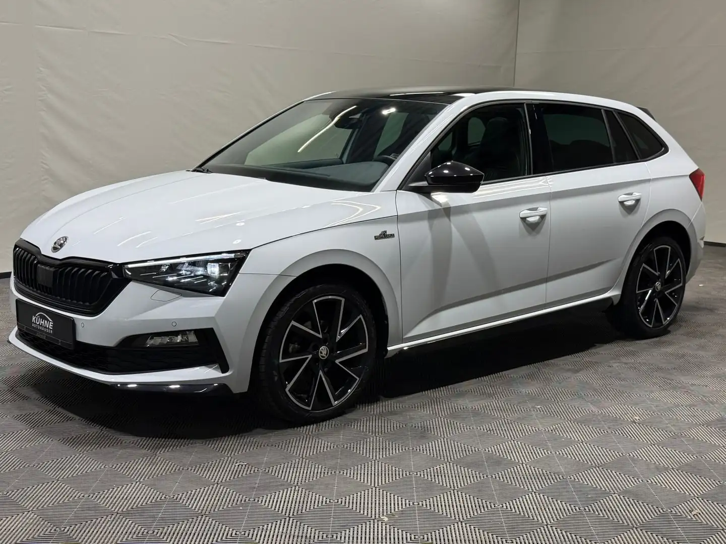 Skoda Scala Monte Carlo 1.5 TSI DSG | MATRIX  NAVI ACC Weiß - 2