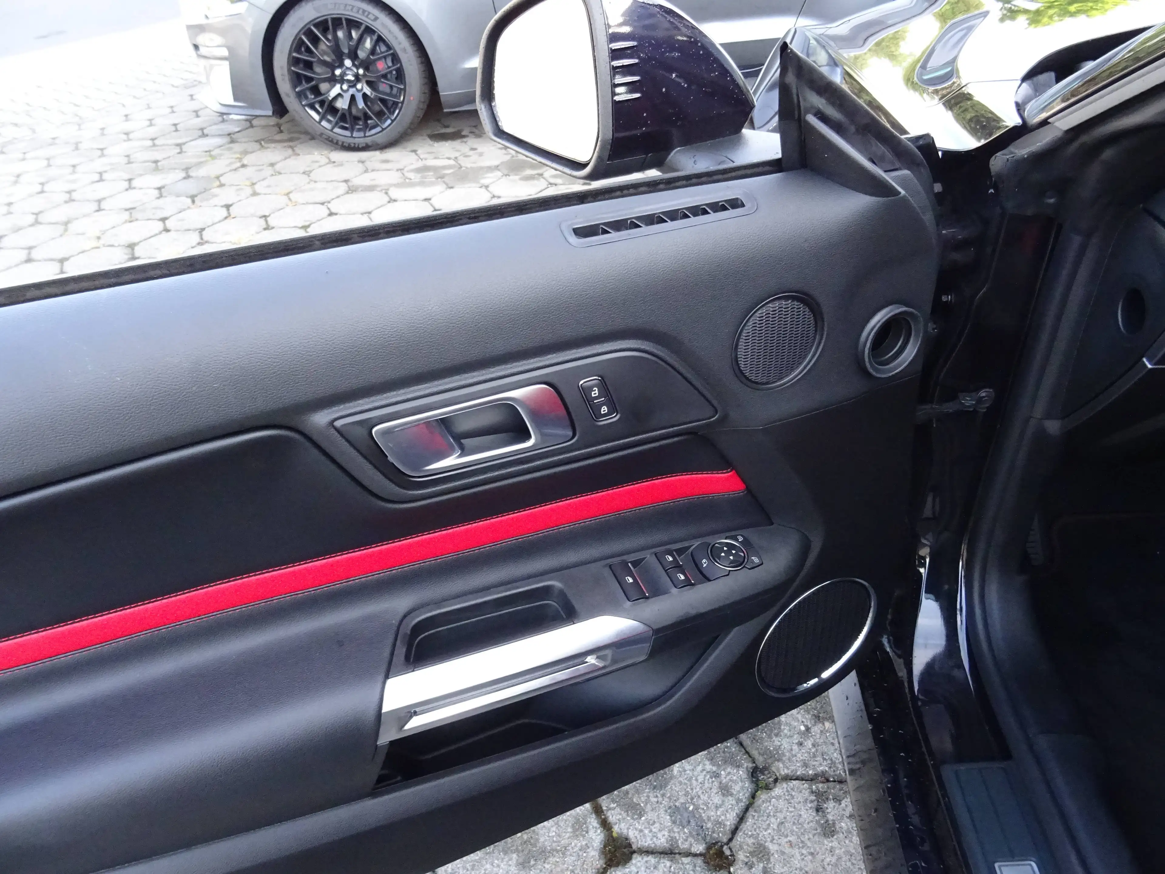Ford Mustang 5.0 V8 GT Convertible +Magneride+Premiumpaket II — photo 11