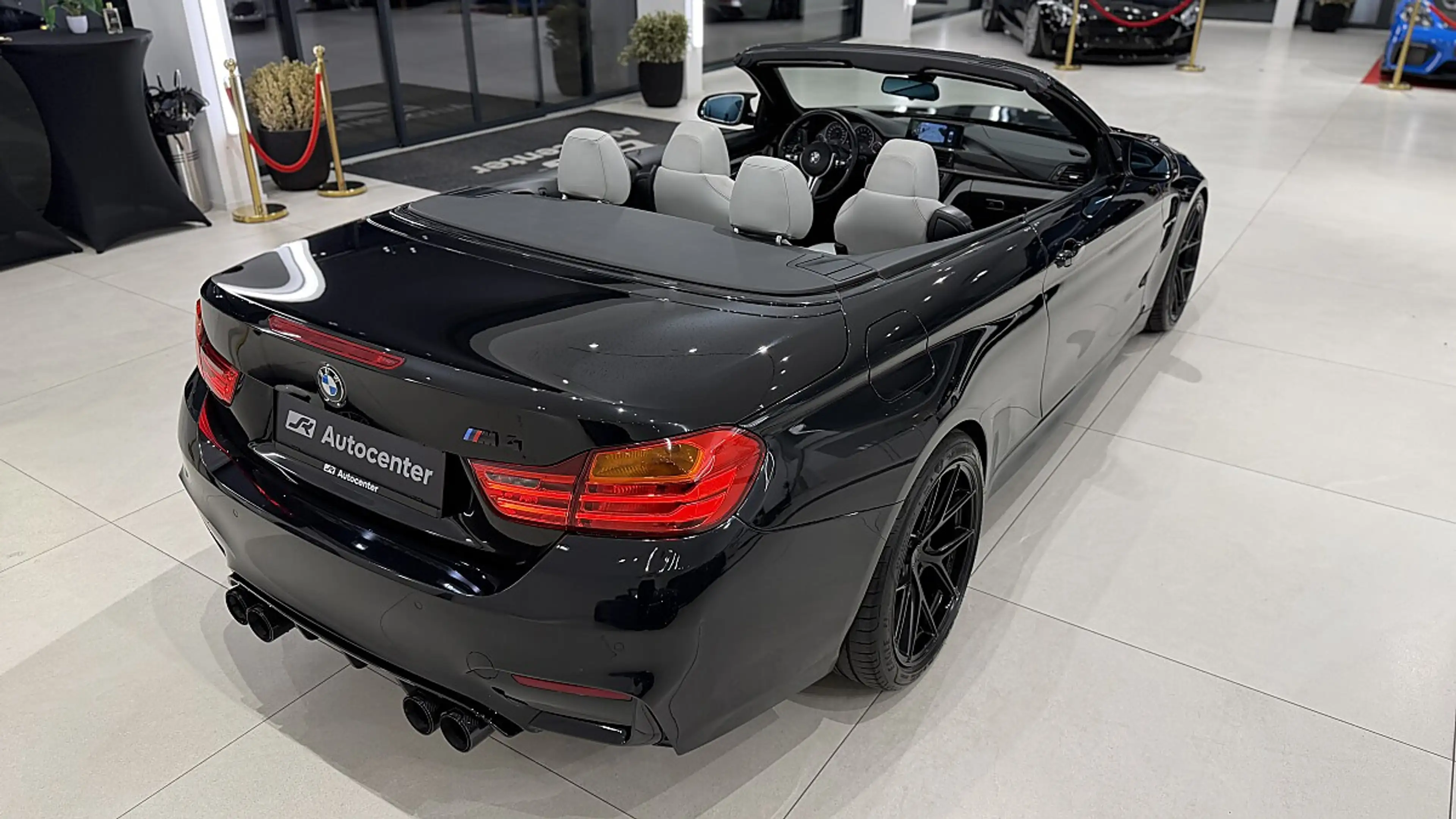 BMW M4 Cabrio M-DKG Aut. (F83) — photo 11