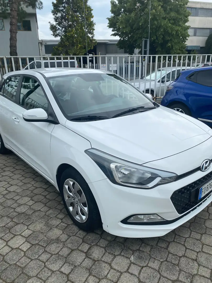 Hyundai i20 i20 5p 1.2 Classic econext 75cv Bianco - 1