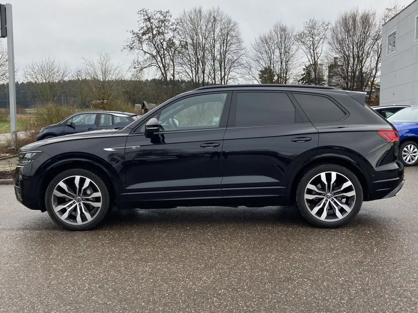 Volkswagen Touareg 3.0 TDI Tiptronic 4-MOTION R-Line 21"+LU Schwarz - 2