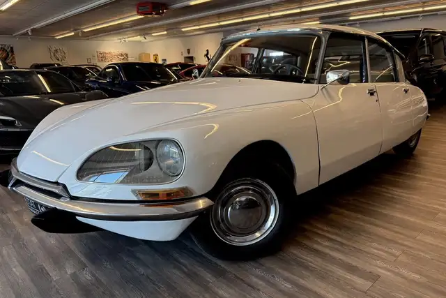 Citroen DS 21  5 Gang  Schönes Fahrzeug Viele Neuteile