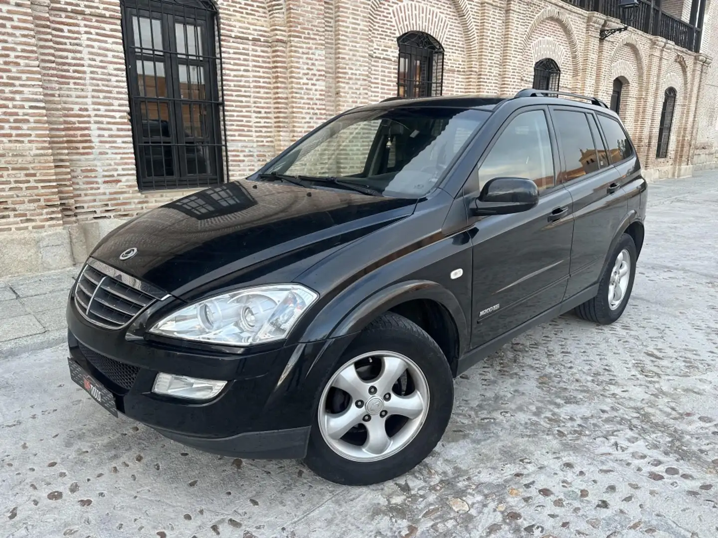 SsangYong Kyron 200Xdi Schwarz - 1