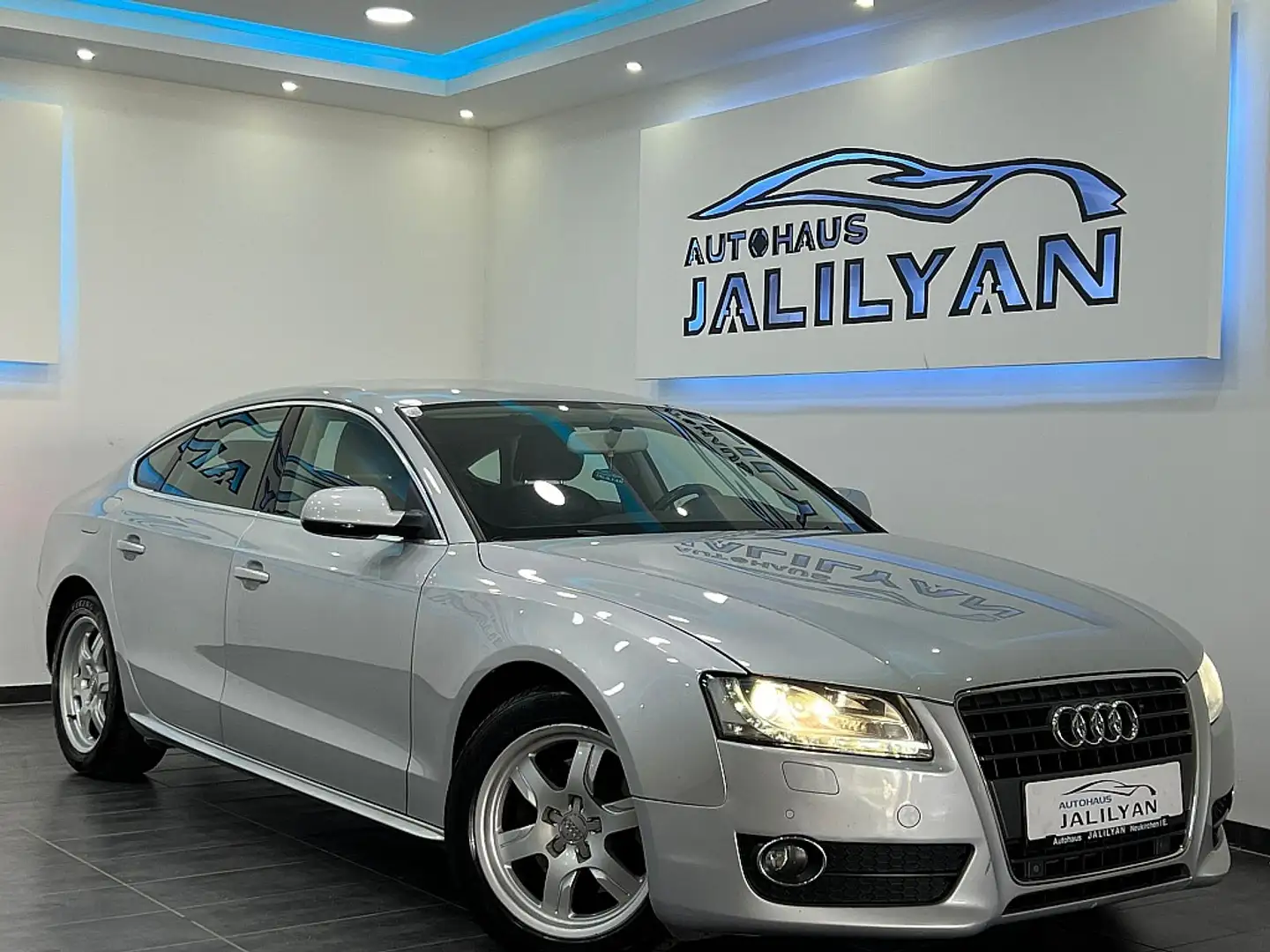 Audi A5 2,0 TDI DPF Aut. AHK, SHZ, PDC, TEMPOMAT Silber - 1
