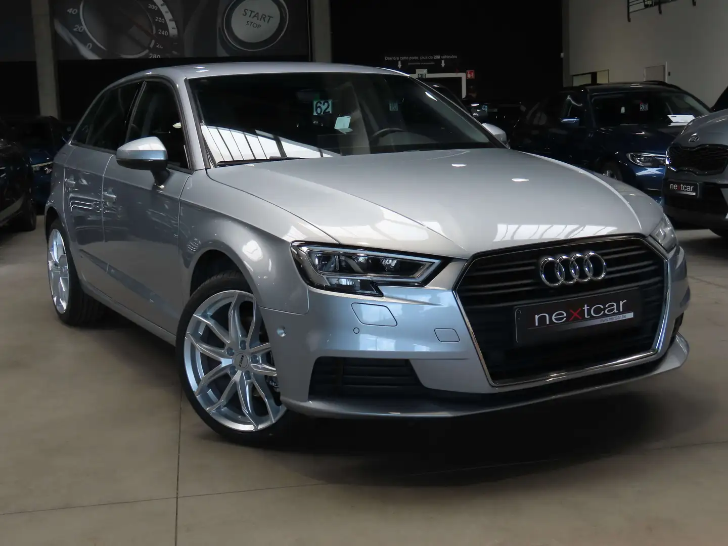 Audi A3 30TDi Sportback Design STronic *LED-NAVI-CUIR* Argent - 2