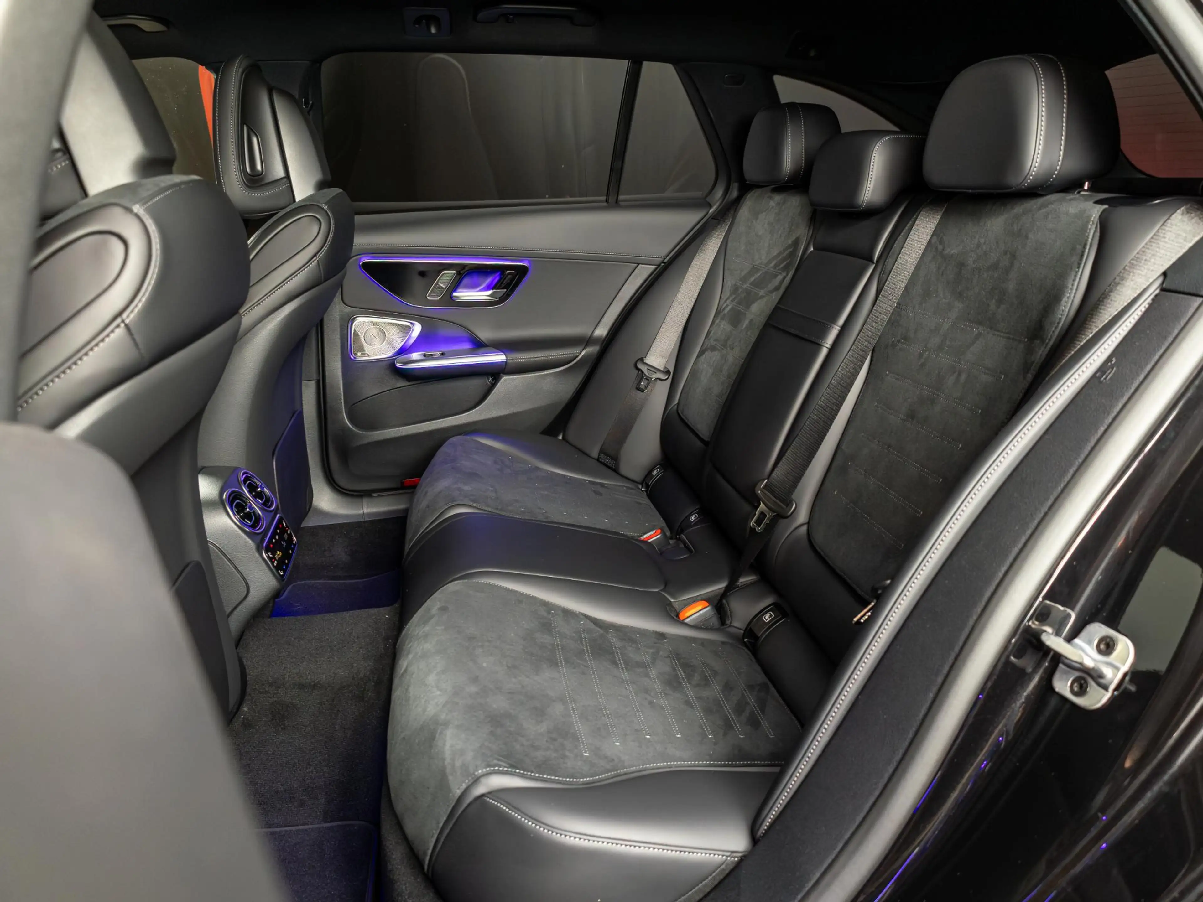 Mercedes-Benz C 300 Estate 300e Business Solution AMG Premium PLUS | P — photo 8