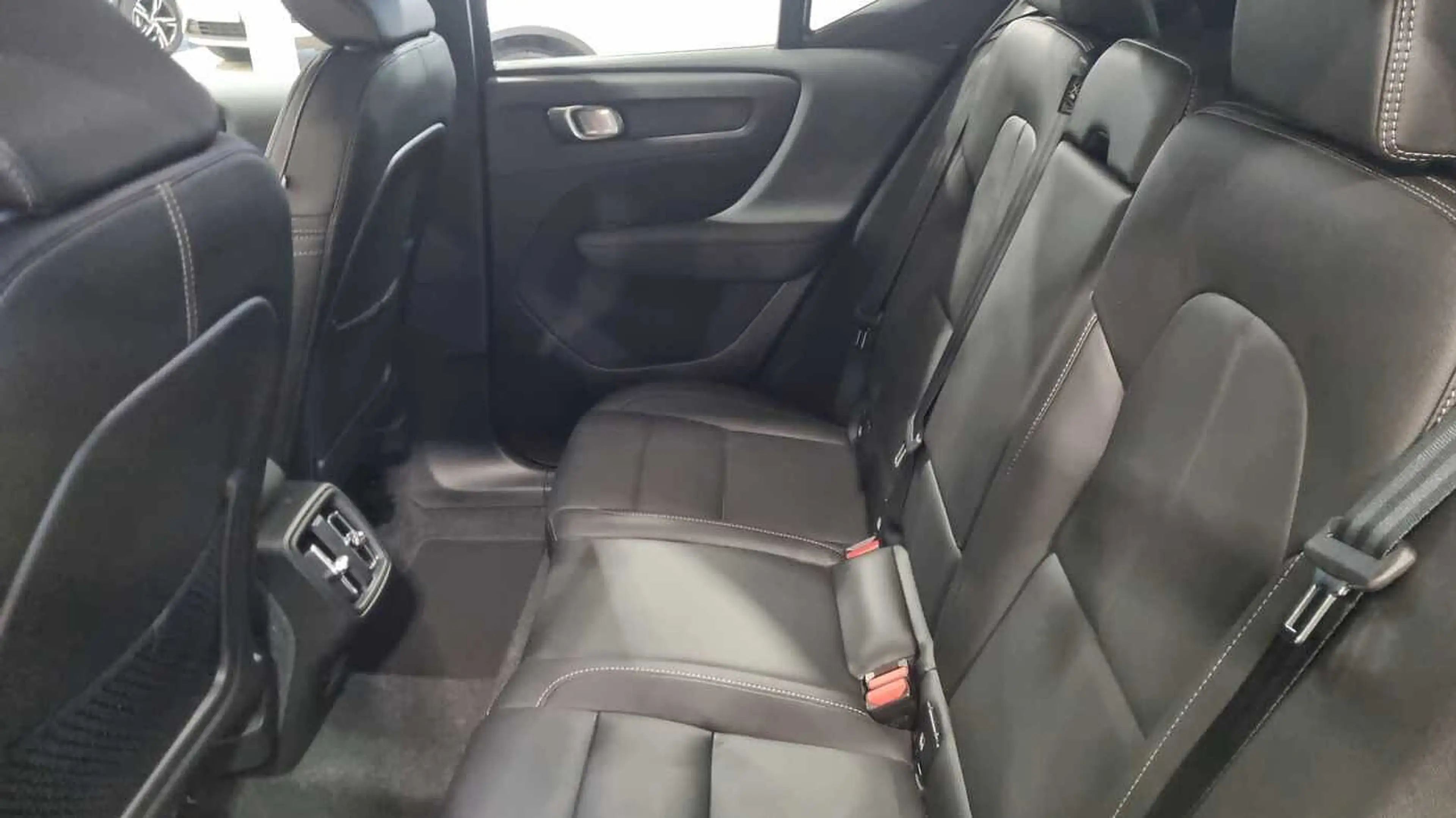 Volvo XC40 B3 Mild hybrid, Benz, LEDER, 3 jaar SEL waarborg — photo 10