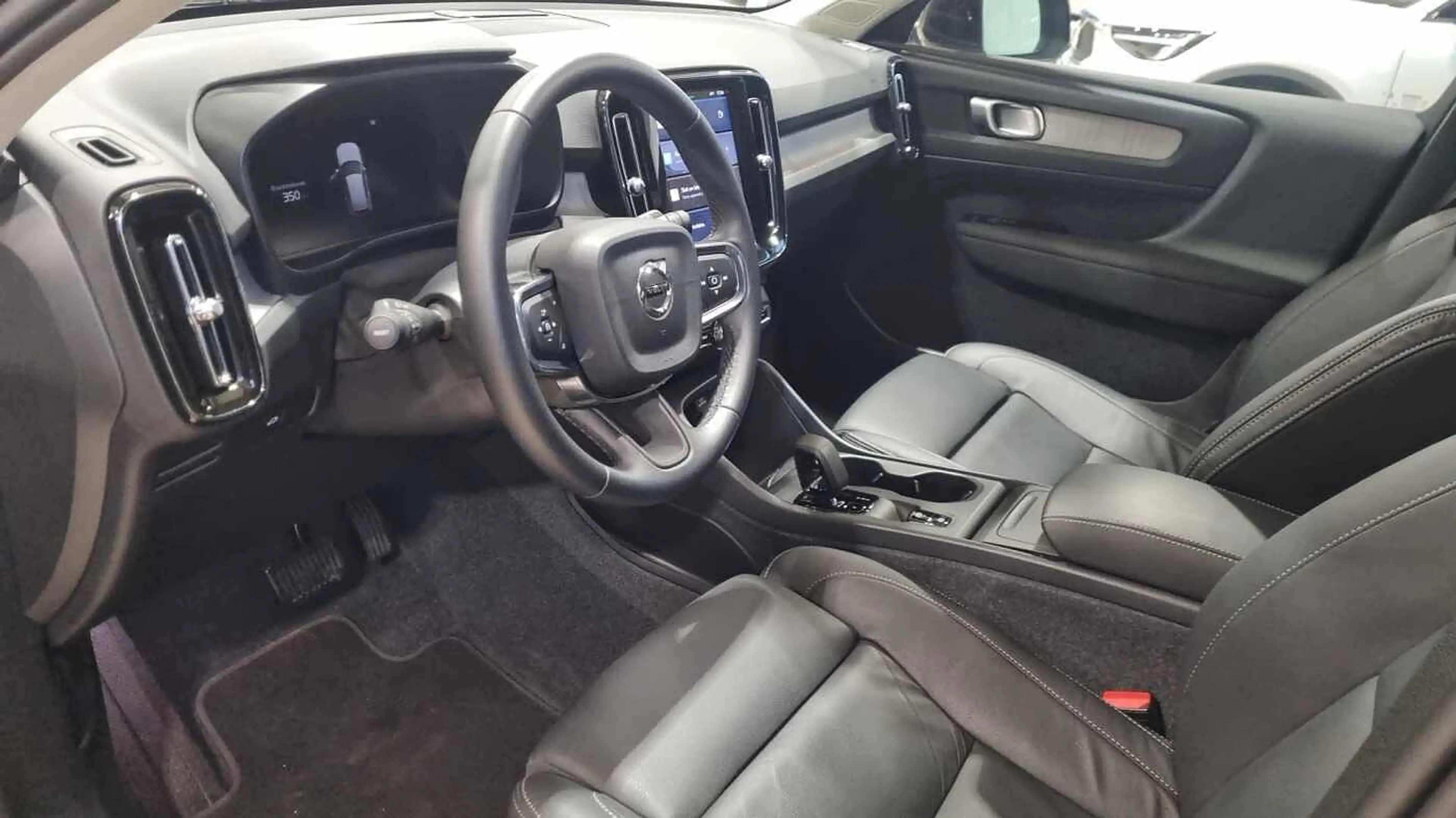 Volvo XC40 B3 Mild hybrid, Benz, LEDER, 3 jaar SEL waarborg — photo 12