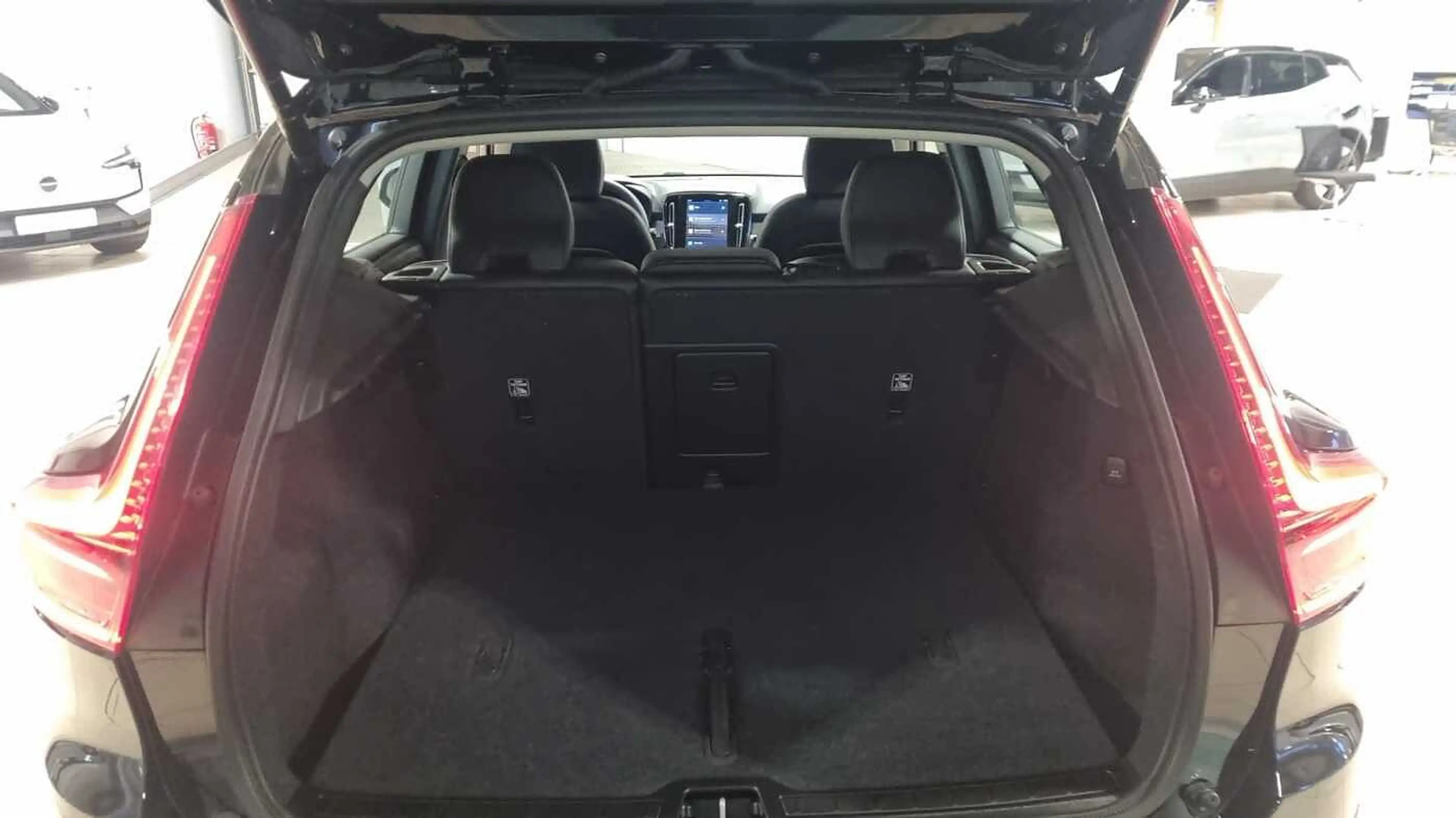 Volvo XC40 B3 Mild hybrid, Benz, LEDER, 3 jaar SEL waarborg — photo 11