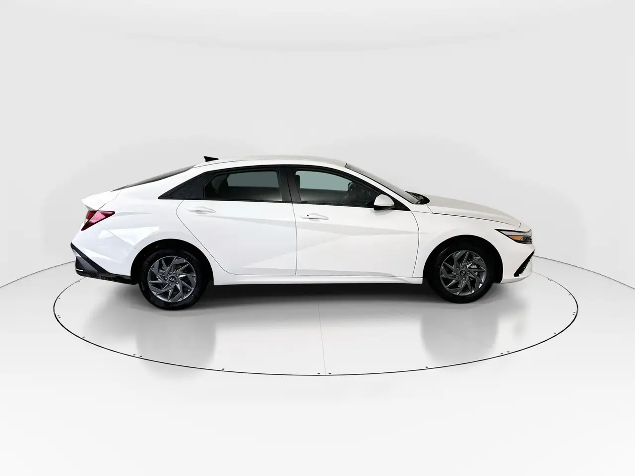 Hyundai ELANTRA снимка Hyundai ELANTRA