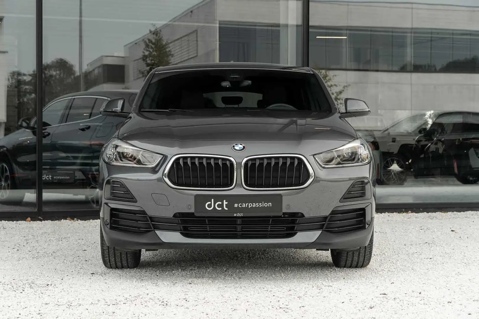 BMW X2 sDrive18i Camera SportSeats ParkAssist 18'Alu Grijs - 2