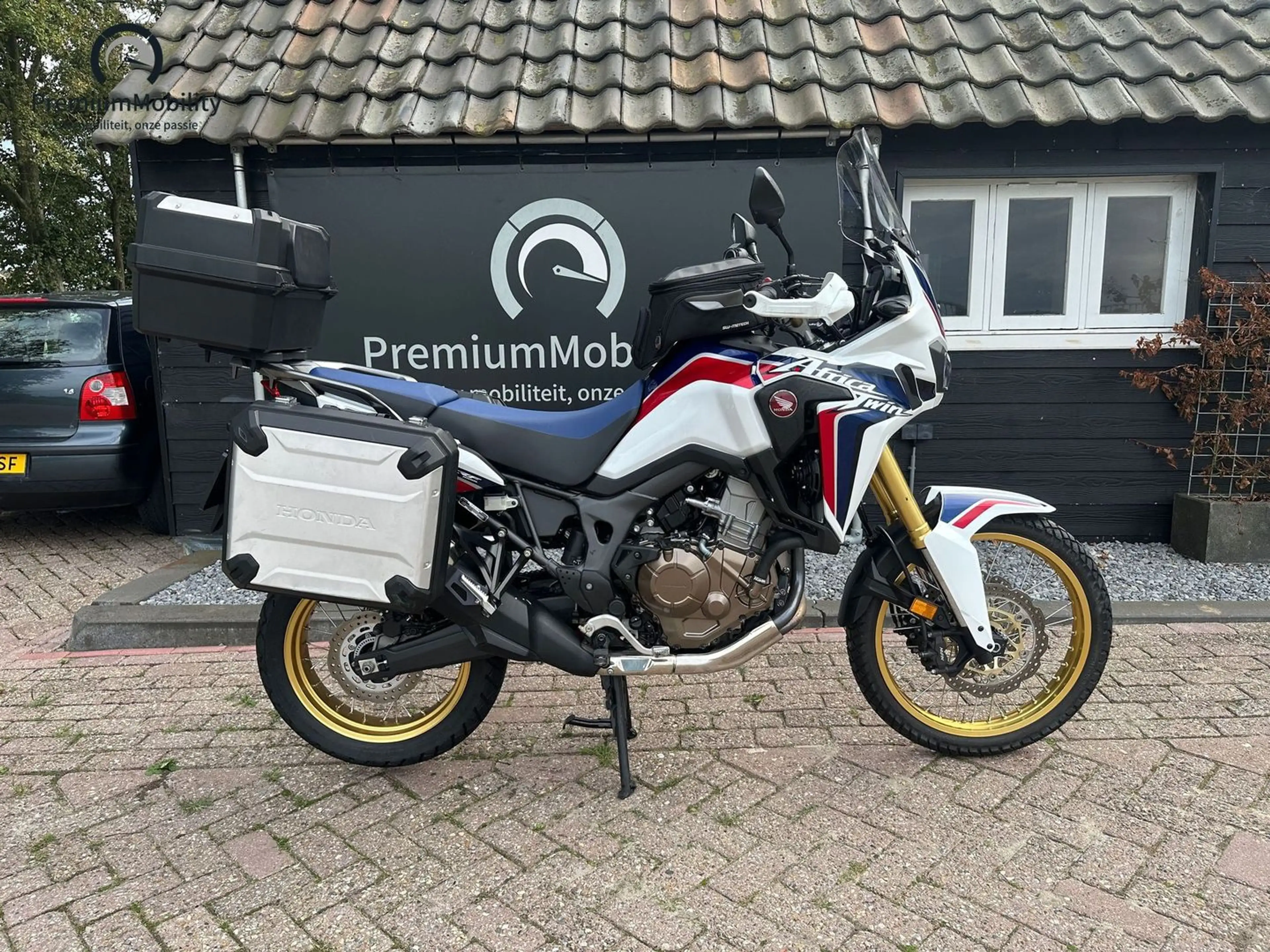 Honda CRF 1000 L AFRICA TWIN — photo 2