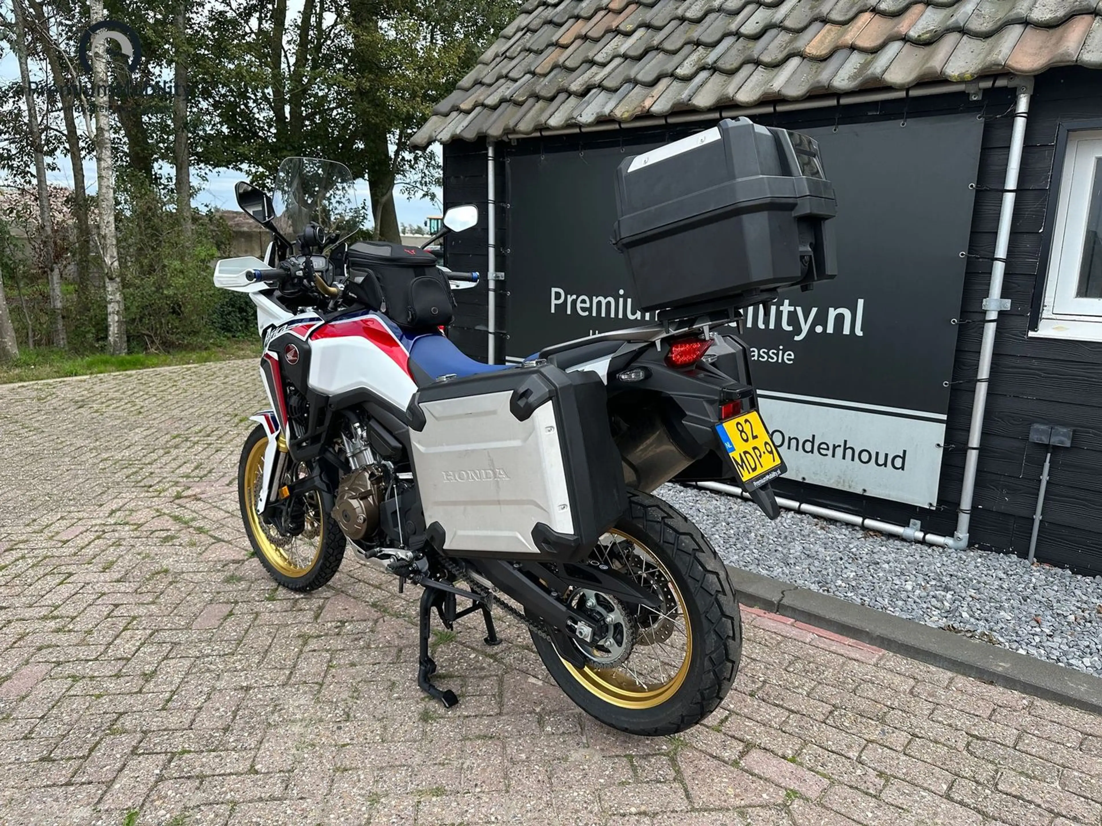 Honda CRF 1000 L AFRICA TWIN — photo 6