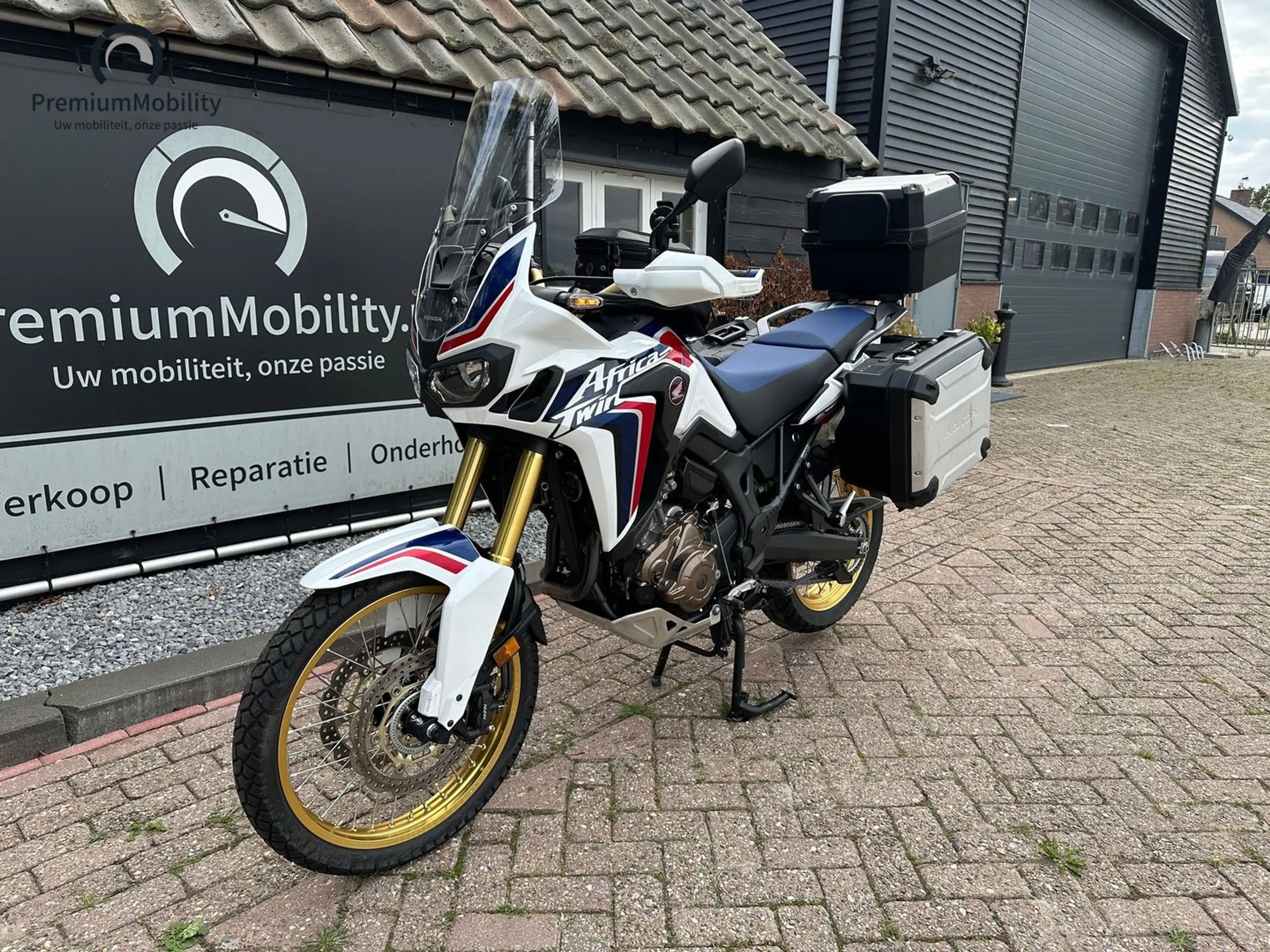 Honda CRF 1000 L AFRICA TWIN — photo 4