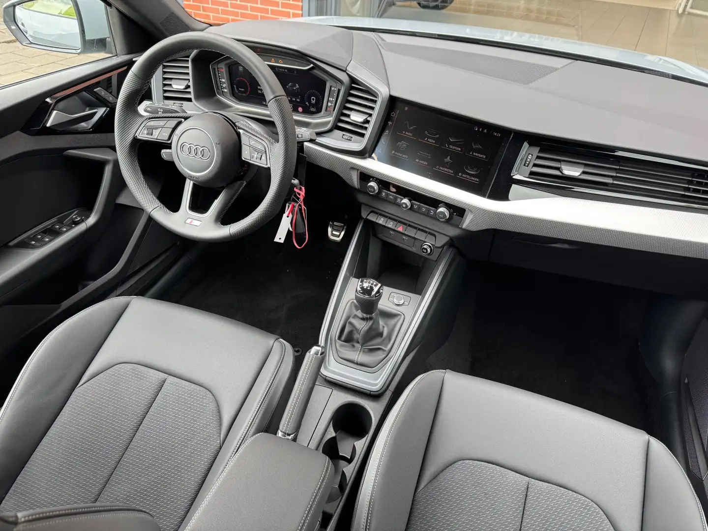 Audi A1 Sportback 25 TFSI 95pk S edition | LED verlichting Grijs - 2
