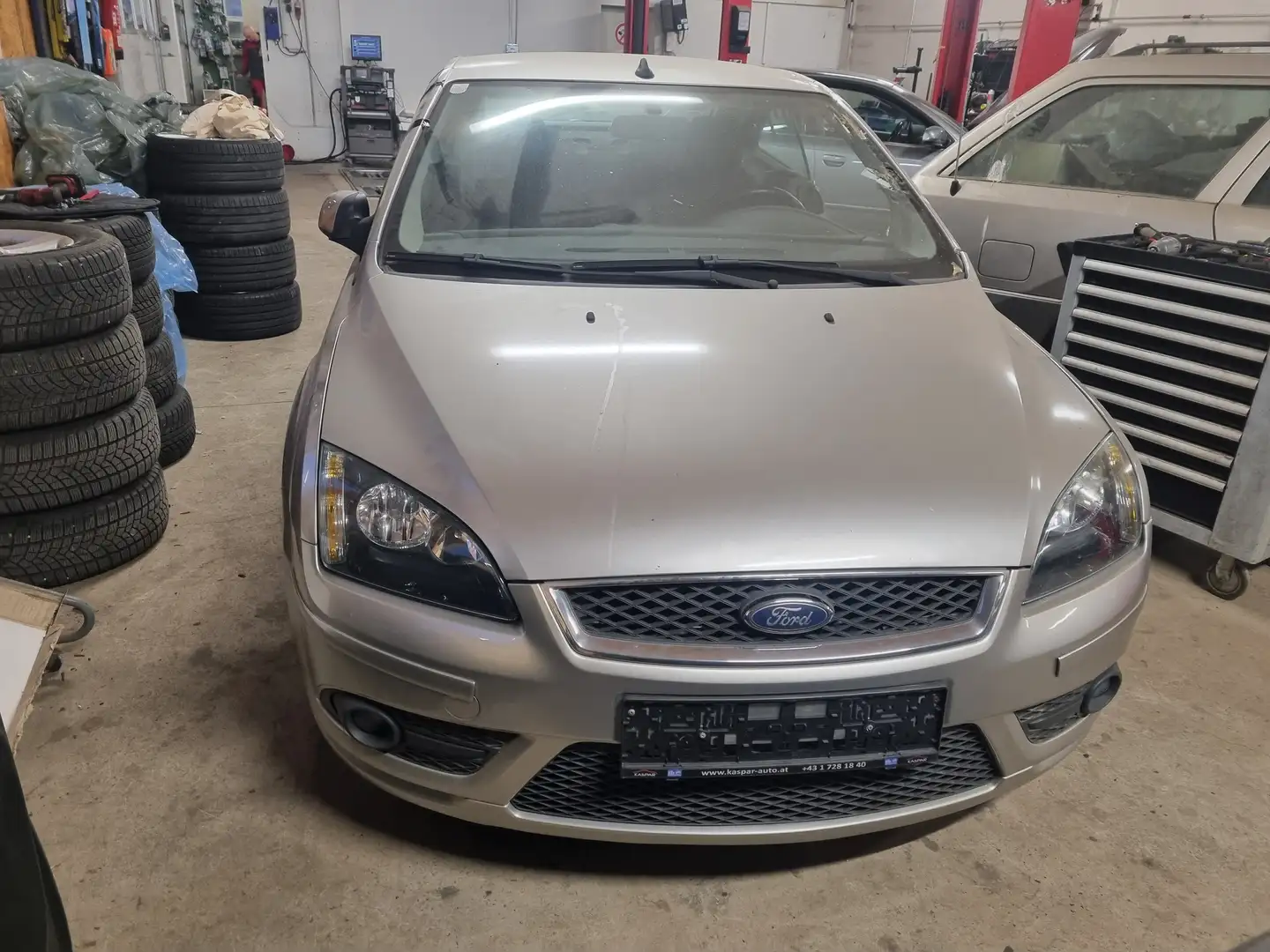 Ford Focus CC Trend Grau - 2