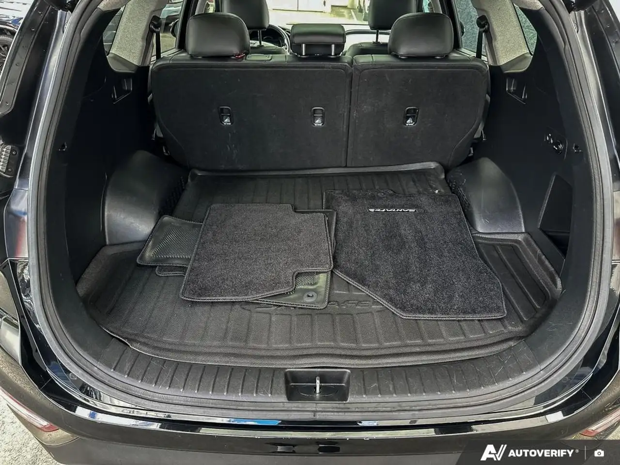 Hyundai SANTA FE photo Hyundai SANTA FE