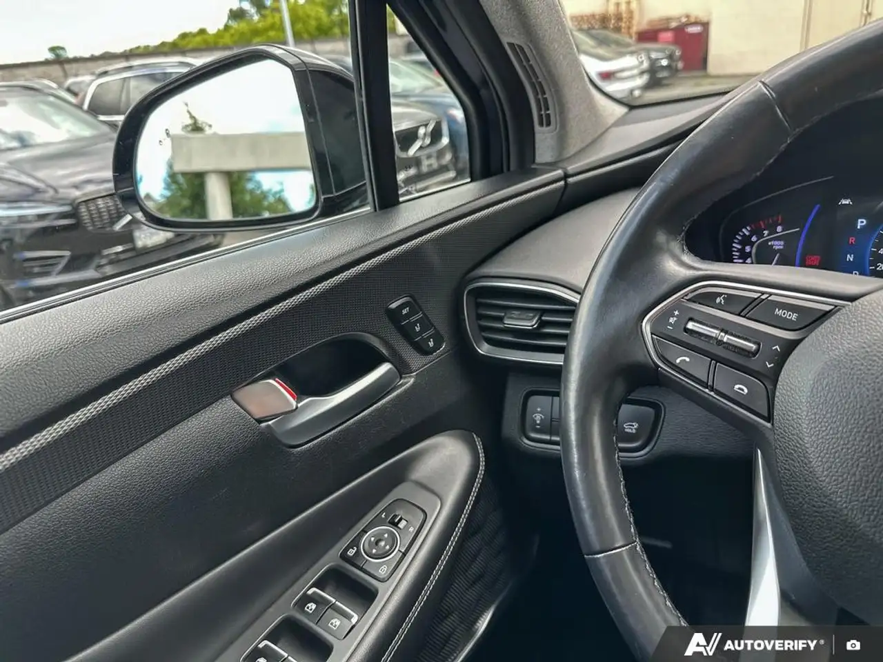 Hyundai SANTA FE photo Hyundai SANTA FE
