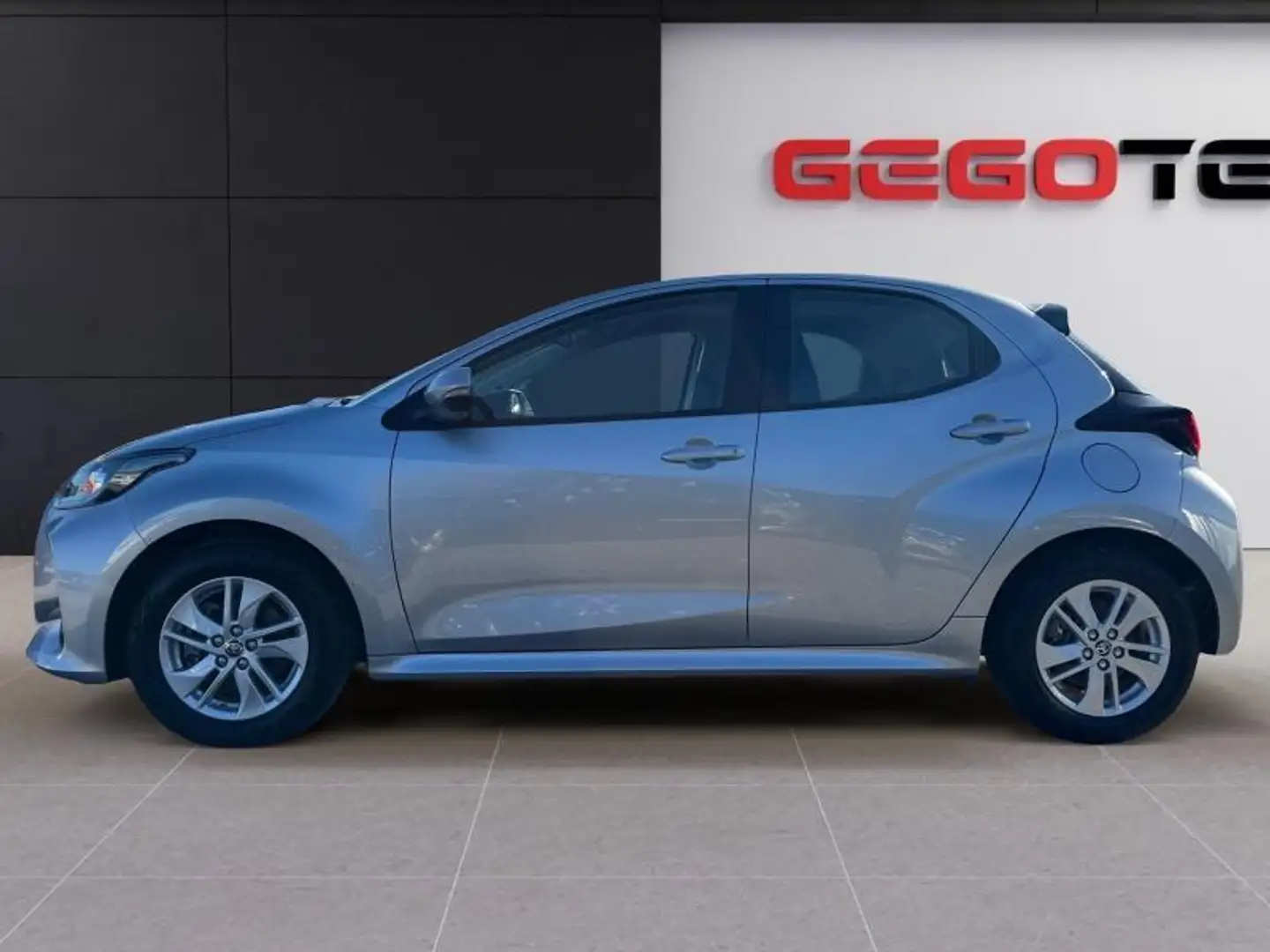 Toyota Yaris 1.5 HSD DYNAMIC DE DIRECTION!!! Grijs - 2