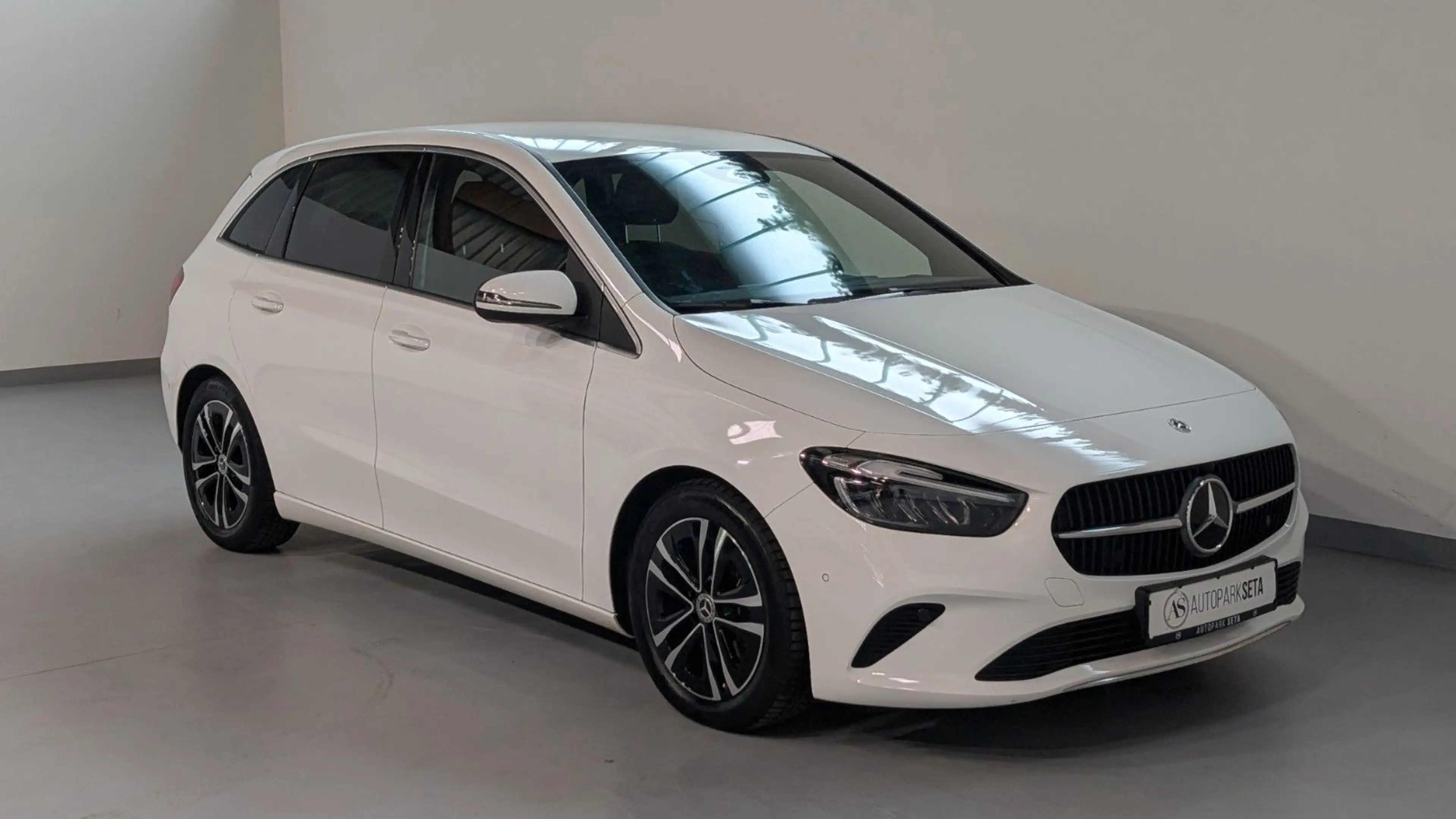 Mercedes-Benz B 220 d Aut. NAV*KAM*SPUR*MBUX*TOTWINKEL — photo 3