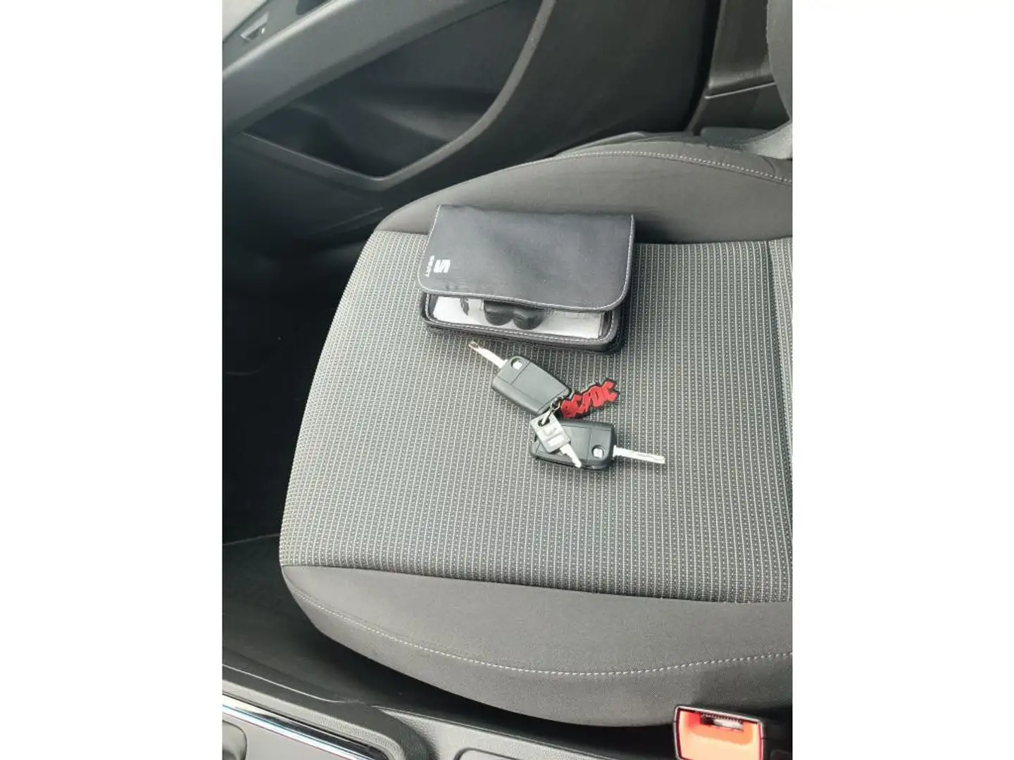 SEAT Leon ST 1.0 EcoTSI Style Business Intense Grijs - 2