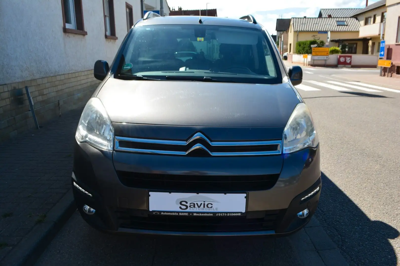 Citroen Berlingo Shine 1.2 e-THP / PureTech Braun - 2