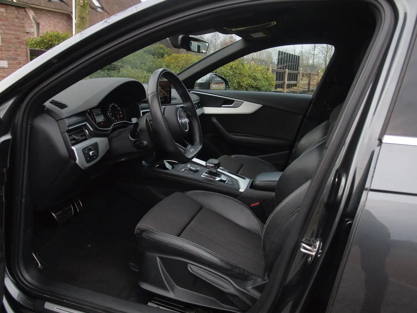 Audi A4 Avant 35 TFSI S edition | 2X S-Line | Cruise Contr Grau - 2