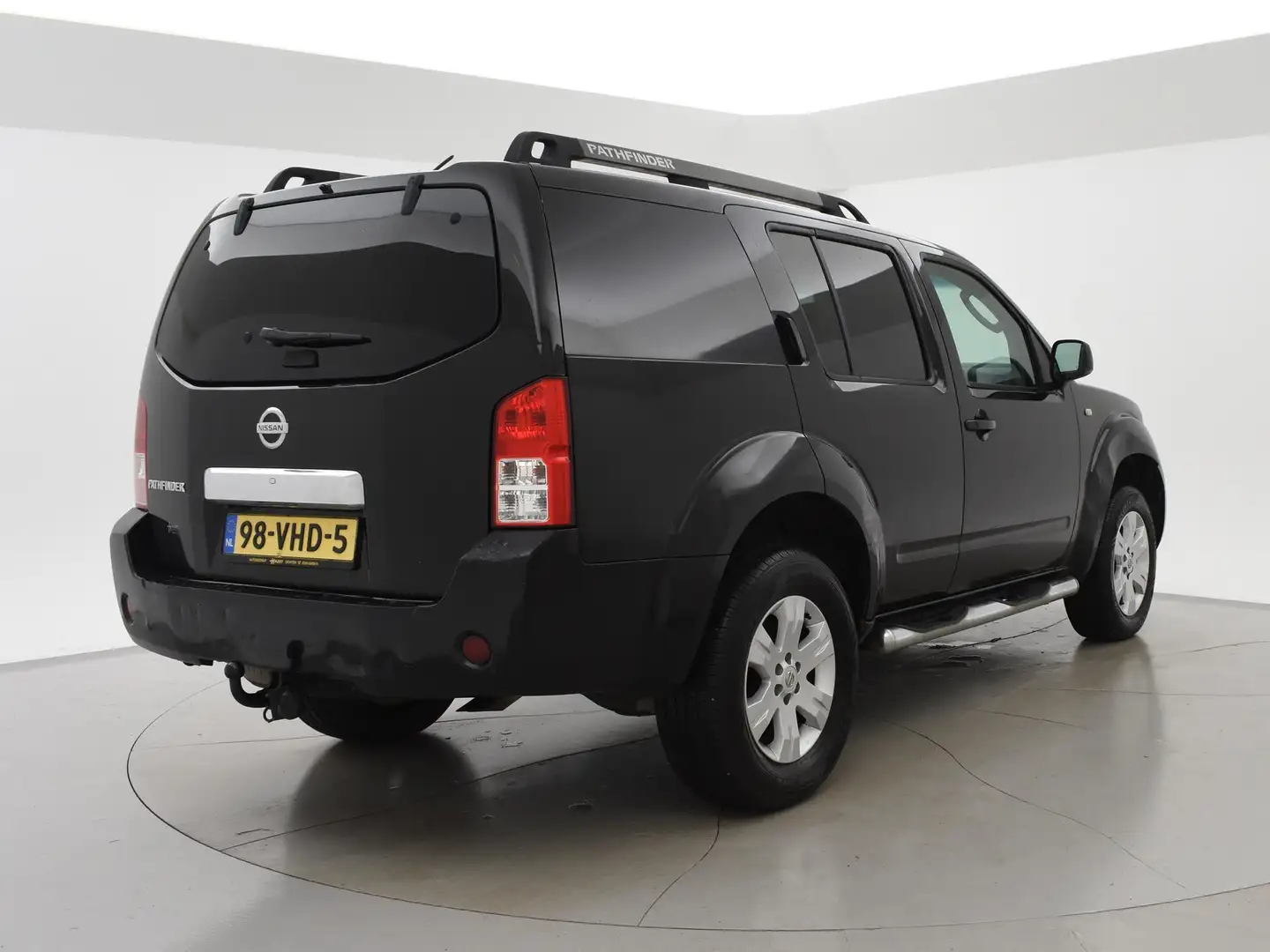 Nissan Pathfinder 2.5D 171 PK AUT. *MARGE* MOTOR LOOPT NIET GOED DIS Zwart - 2