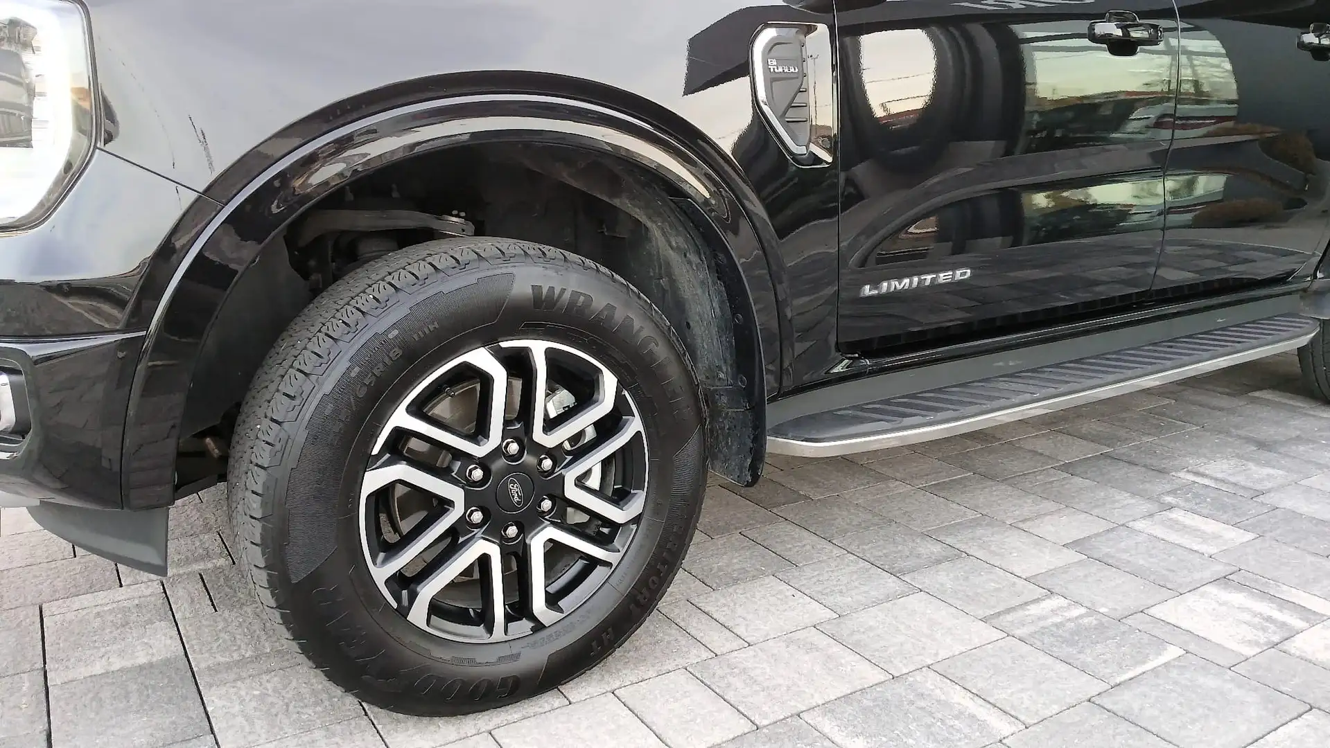 Ford Ranger RangerVIII 2.0 Dcabina Limited *NETTO IVA ESCLUSA* Nero - 2