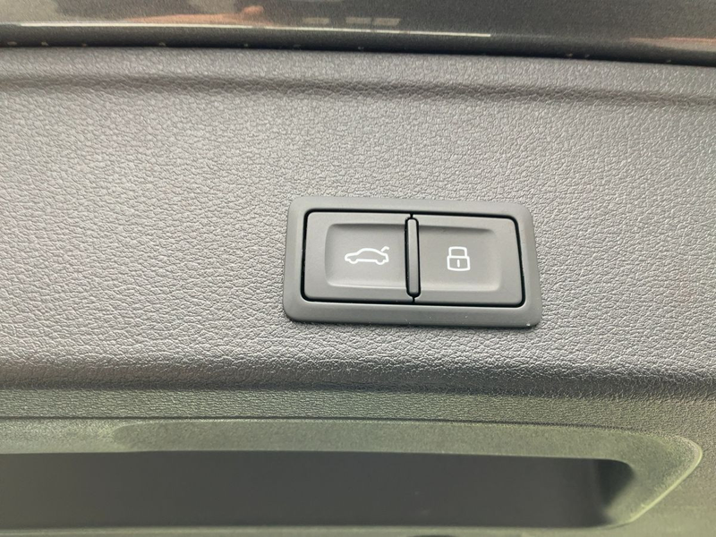 Audi A4 40 TDI S-TR QU S-LINE LED+NAVI+SHZ+18" — photo 15