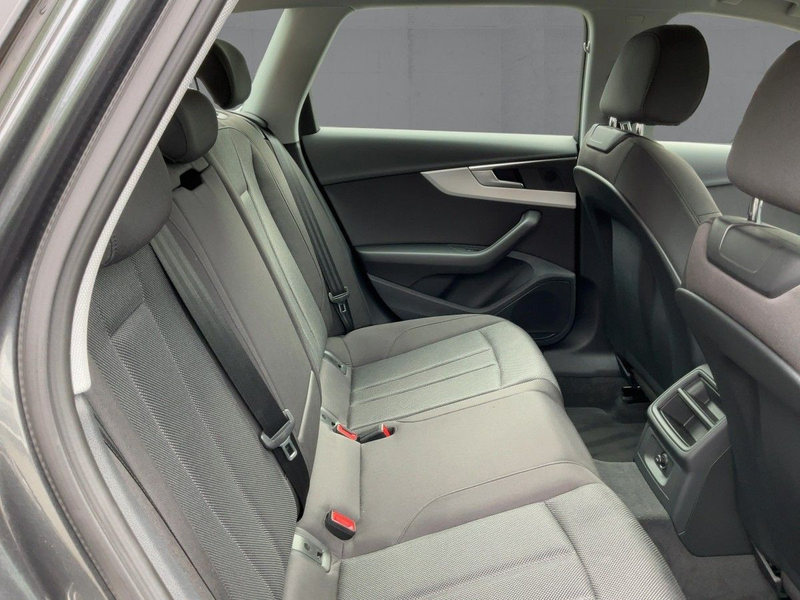 Audi A4 40 TDI S-TR QU S-LINE LED+NAVI+SHZ+18" — photo 13