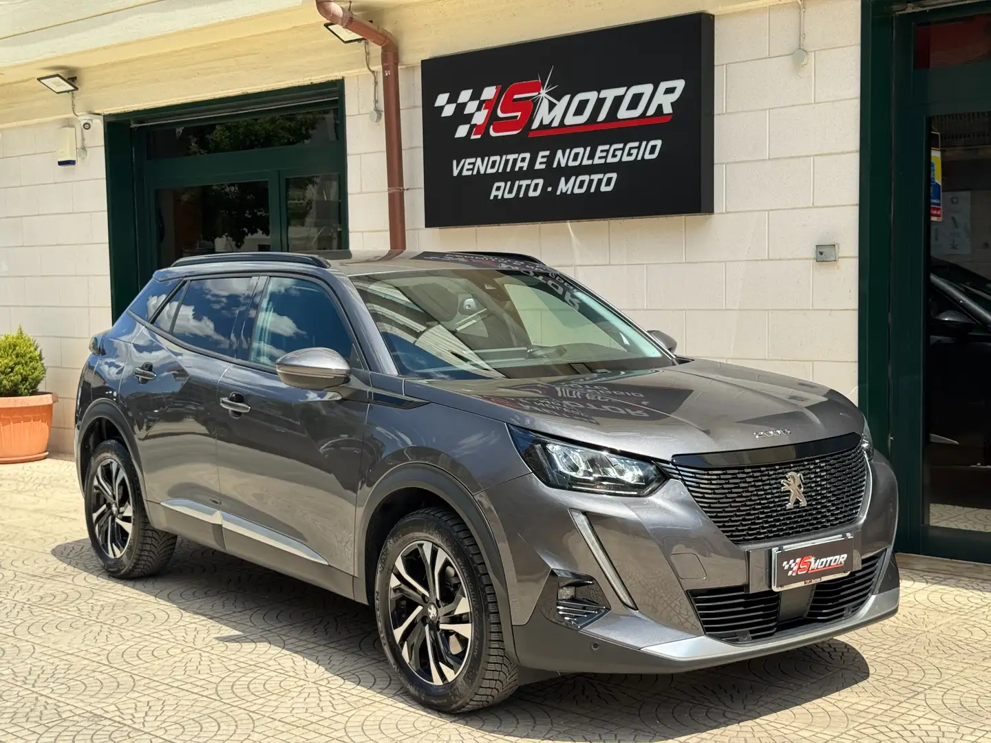Peugeot 2008 1.5 bluehdi Allure Pack 130 CV EAT8 Grigio - 1