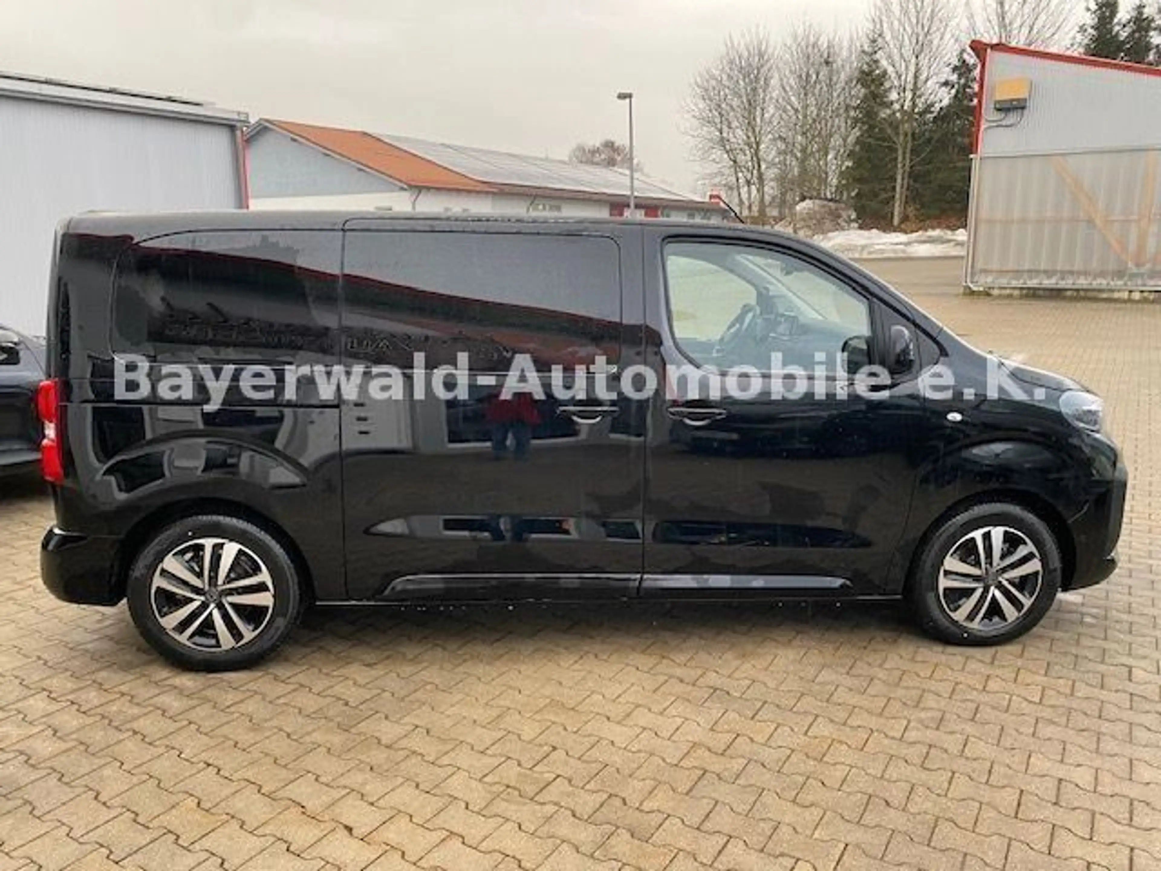 Peugeot Traveller Allure 2,2 L2 8-Sitze Navi Leder AHK — photo 7