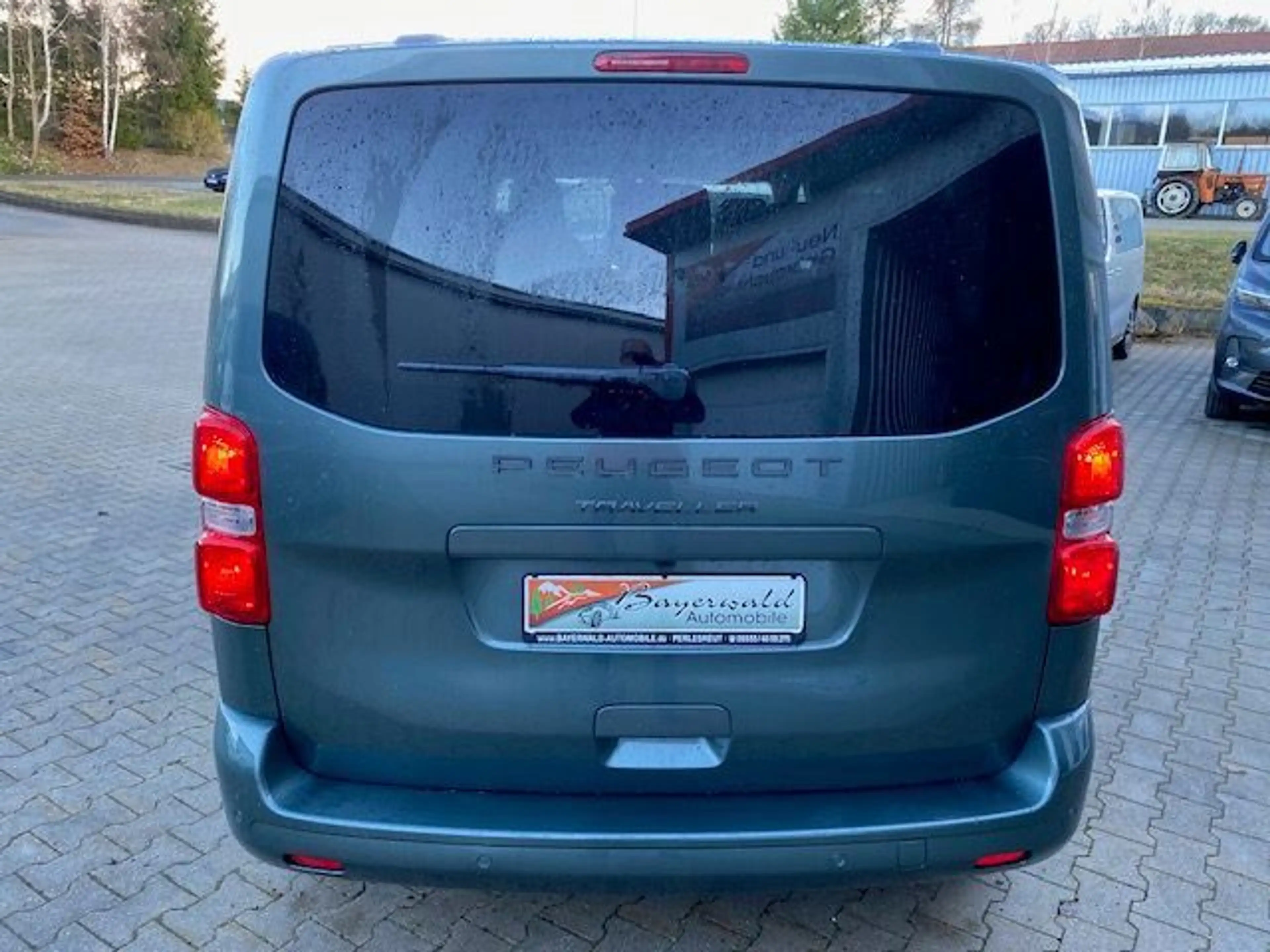 Peugeot Traveller Allure 2,2 L2 8-Sitze Navi Leder AHK — photo 13