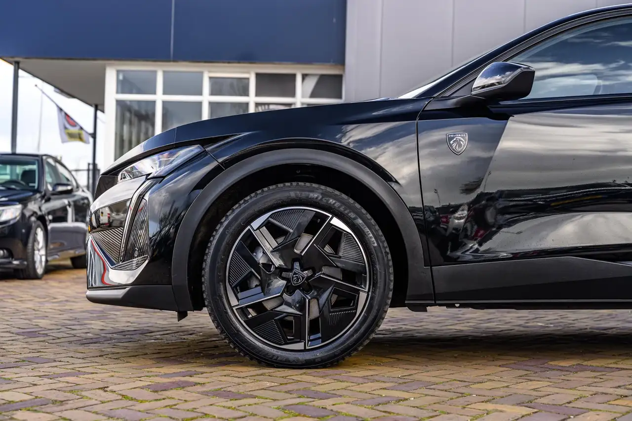 Peugeot 408 1.6 HYbrid GT 180 EAT8|Car-Play|Camera|191 PK 28