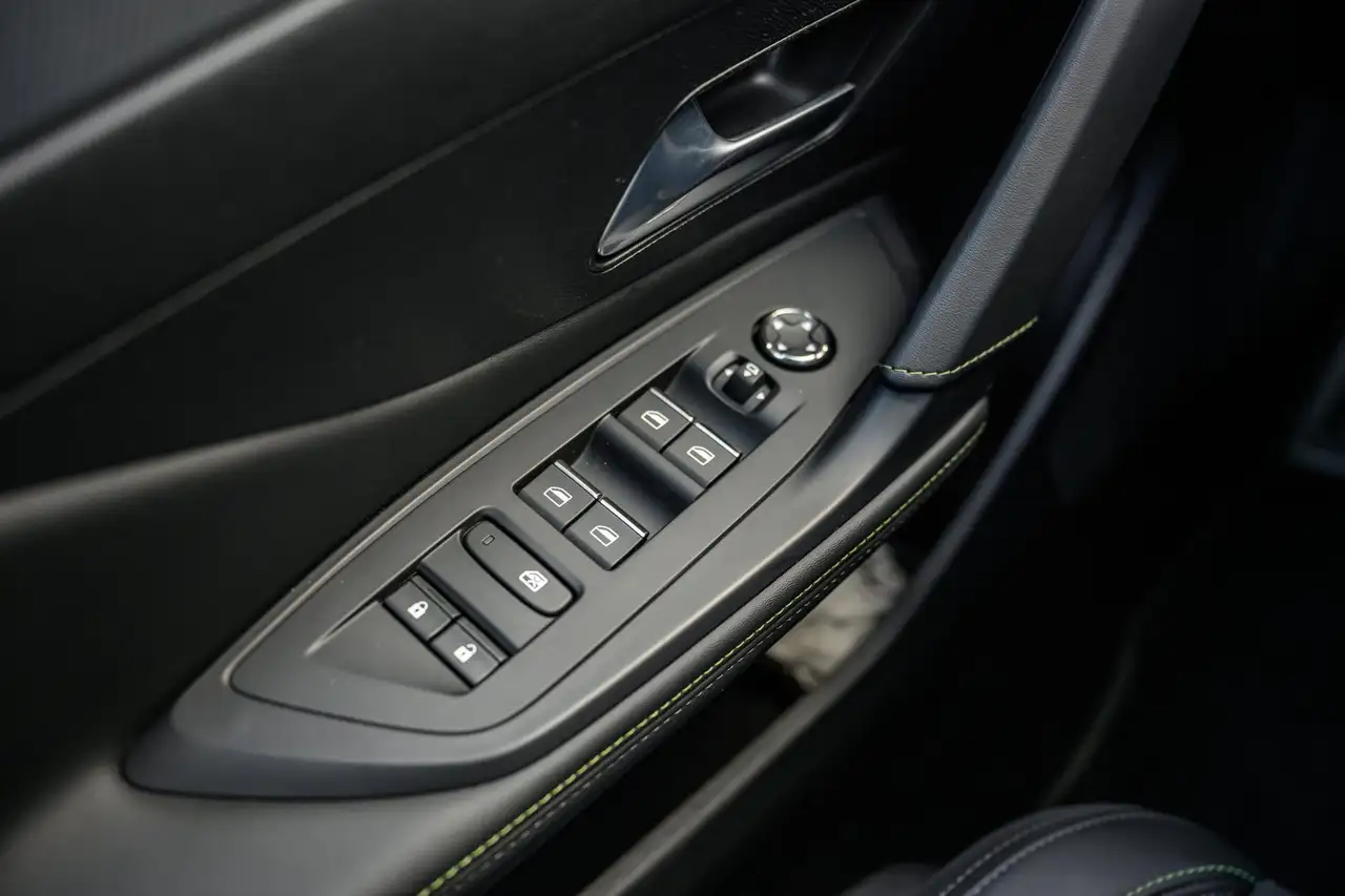 Peugeot 408 1.6 HYbrid GT 180 EAT8|Car-Play|Camera|191 PK 20