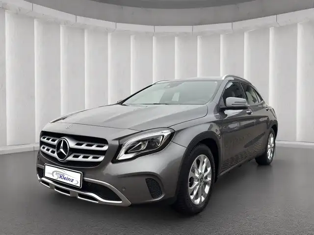 Mercedes-Benz GLA 200 LED+URBAN PROGRESS+R-KAMERA+NAVI+CARPLAY