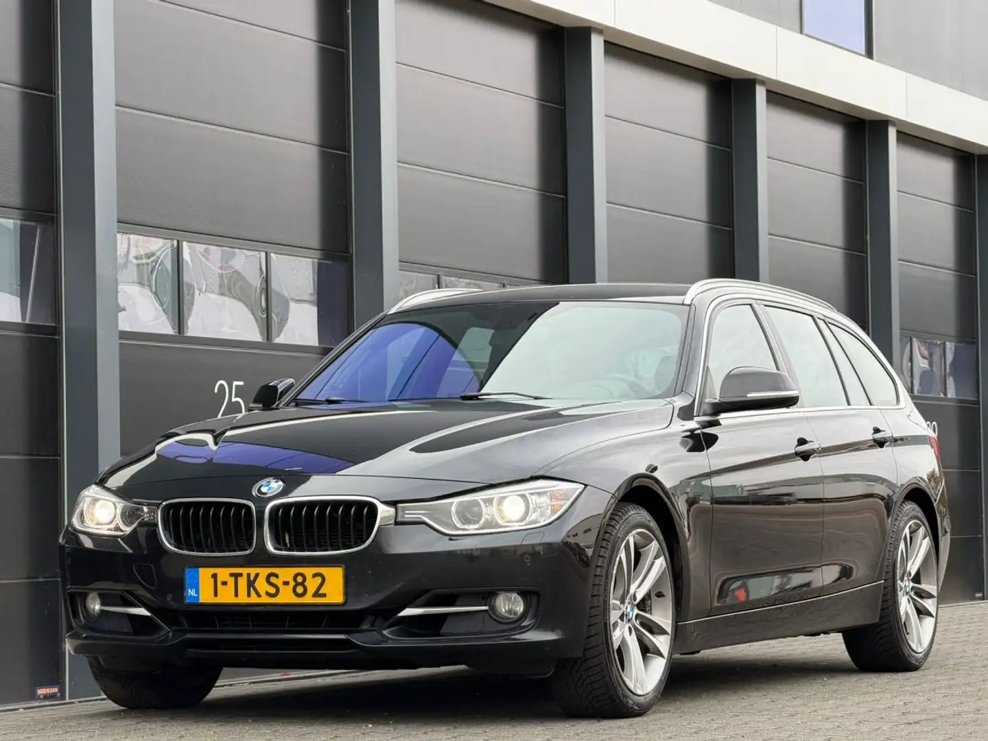 BMW 325 3-serie 325d Executive Xenon Clima Noir - 1