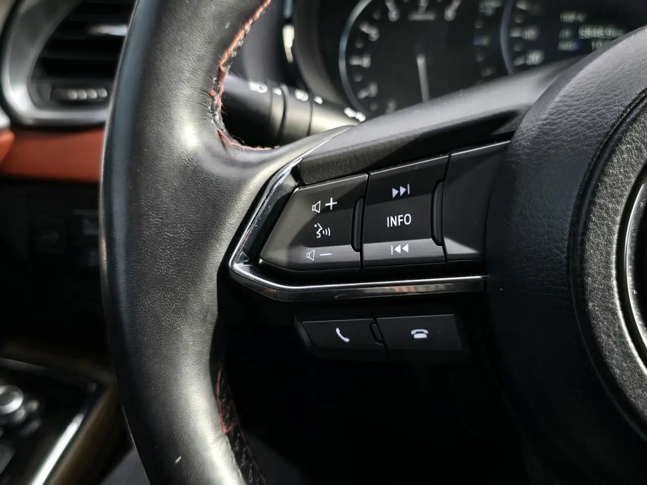 Mazda CX-9 photo Mazda CX-9