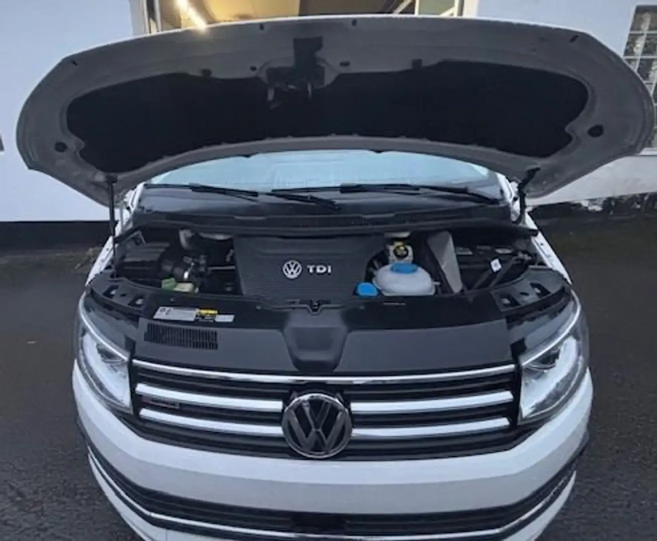 Volkswagen T6 Multivan Multivan DSG Kurz 4MOTION Highline Weiß - 2