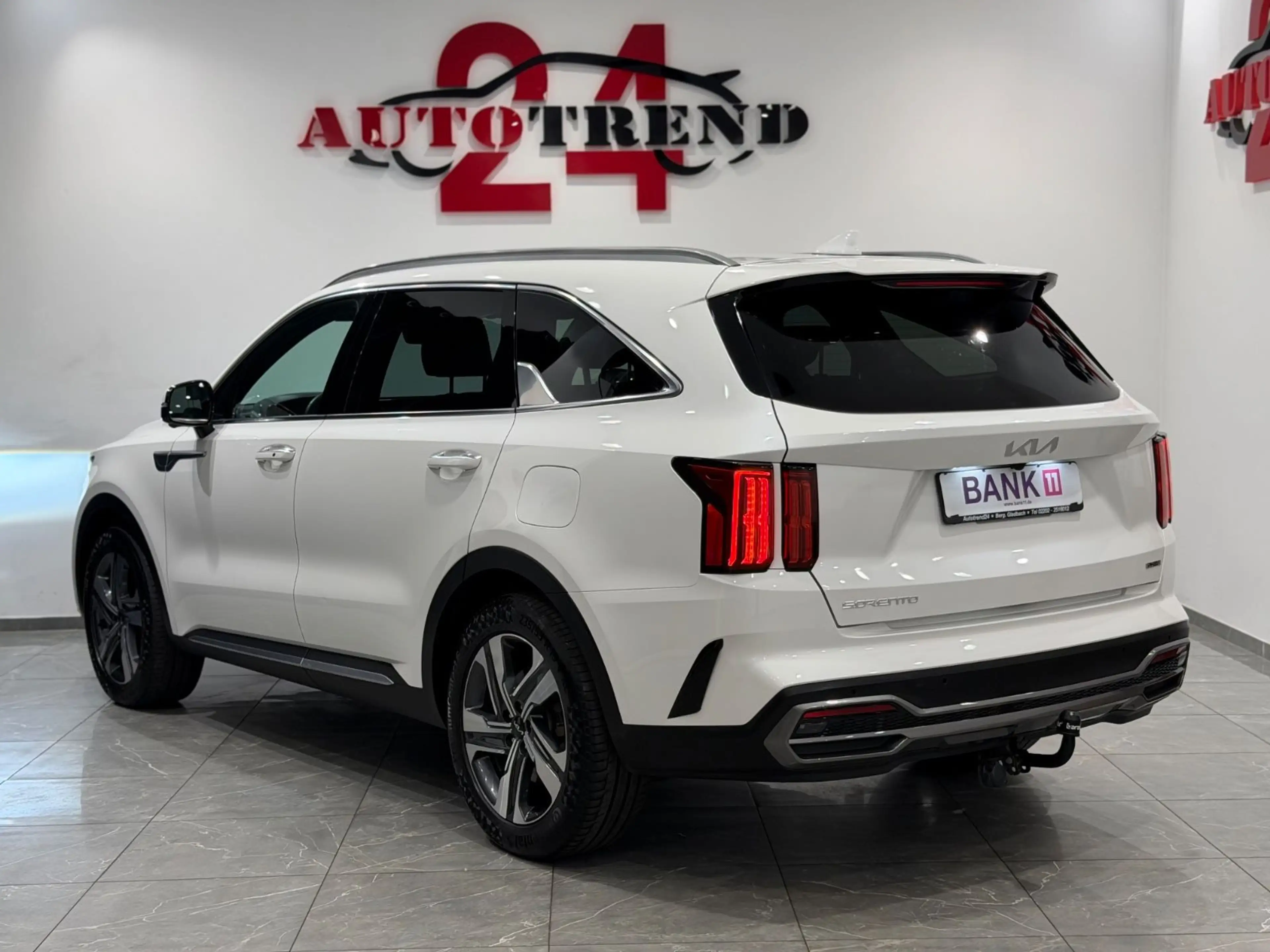 Kia Sorento Platinum 4WD Plug-In Hybrid 7-SITZER — photo 11