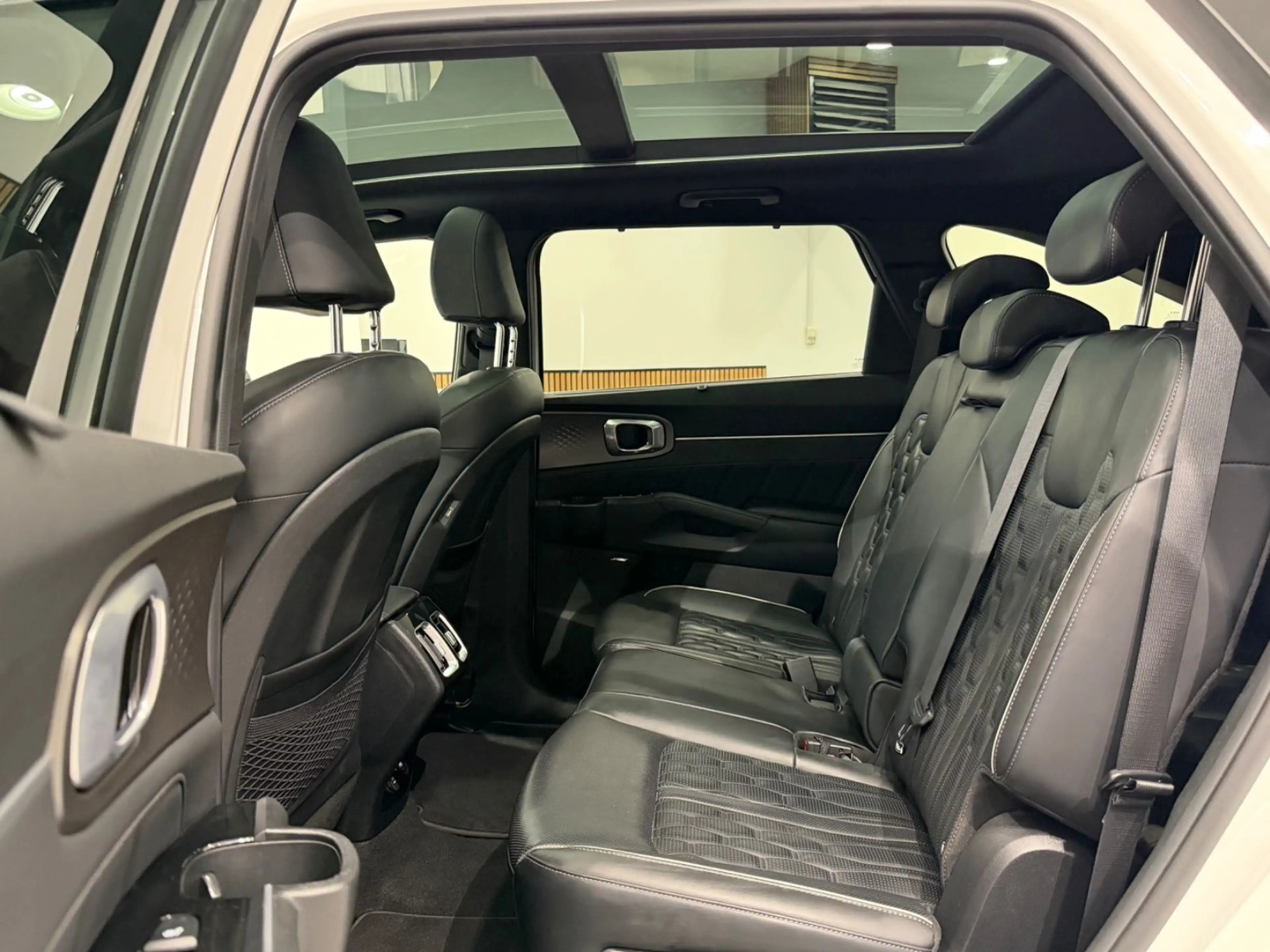Kia Sorento Platinum 4WD Plug-In Hybrid 7-SITZER — photo 15