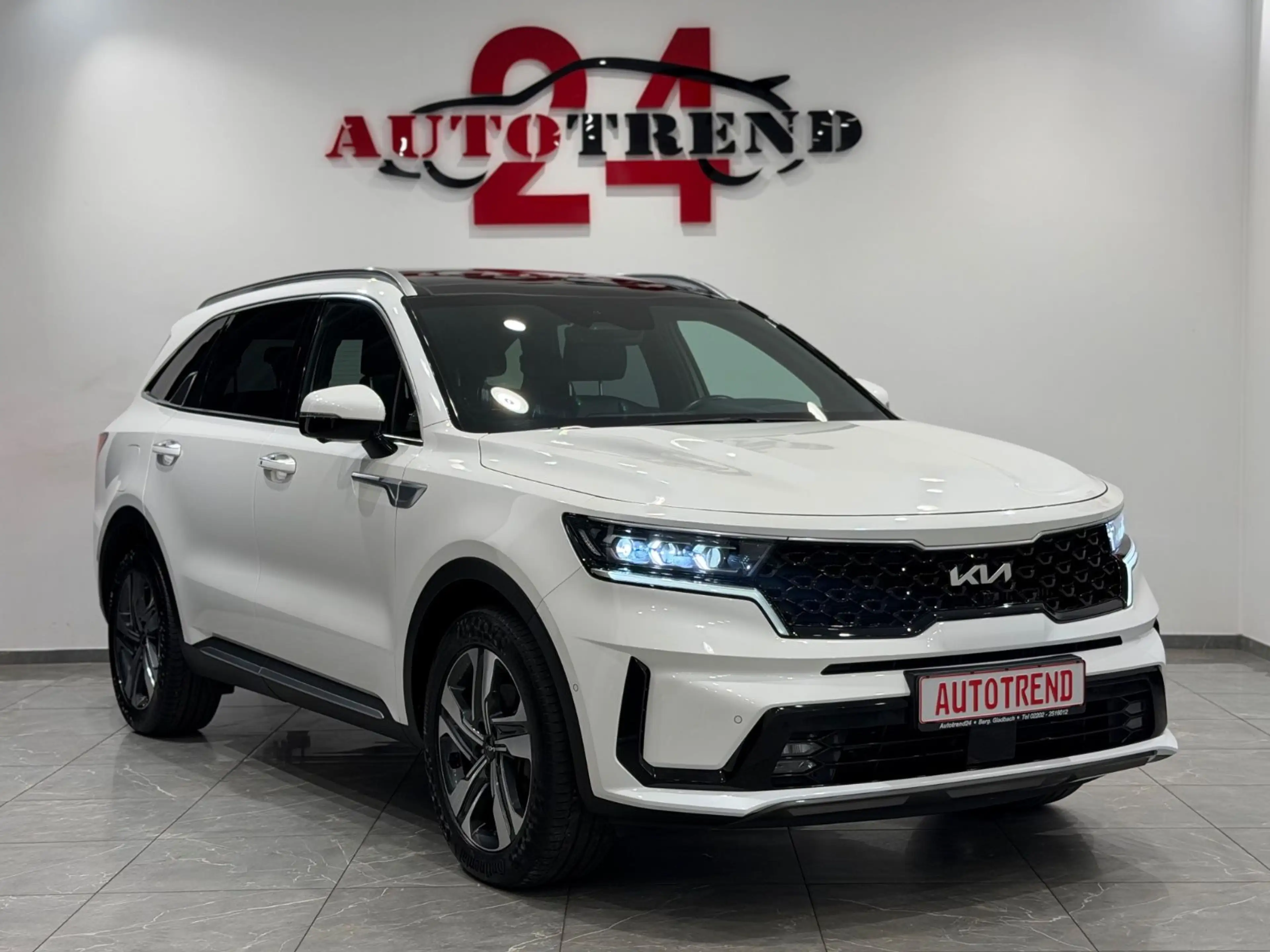 Kia Sorento Platinum 4WD Plug-In Hybrid 7-SITZER — photo 4