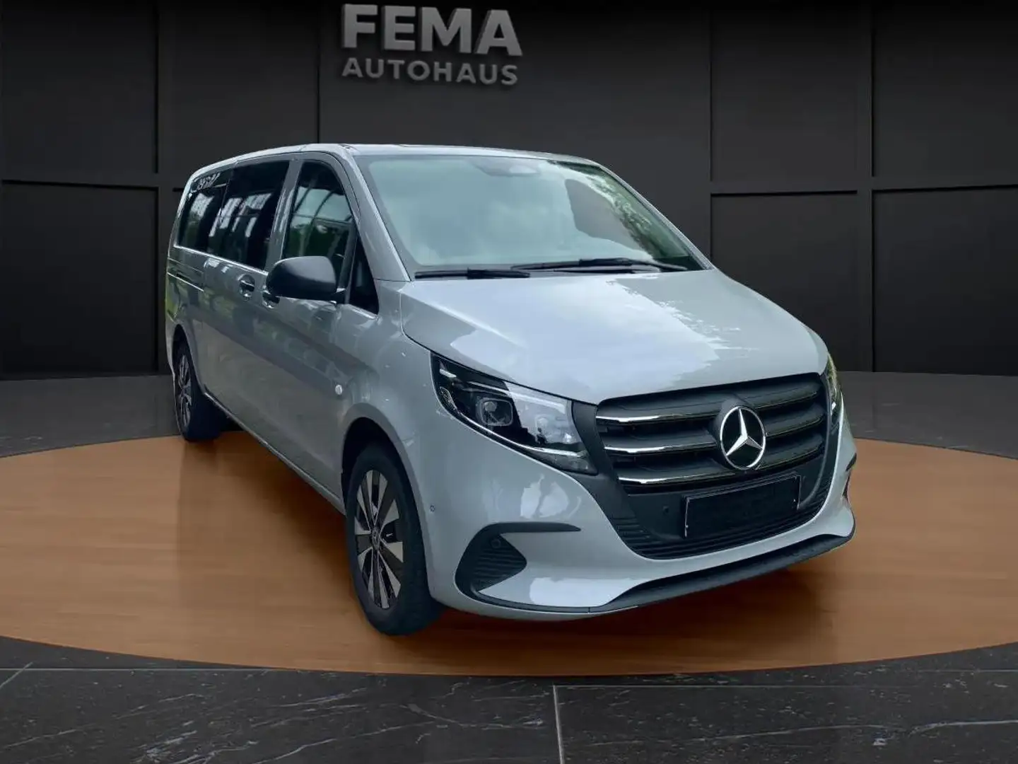 Mercedes-Benz Vito Vito 119 CDI 4MATIC Tourer Extralang Grau - 1